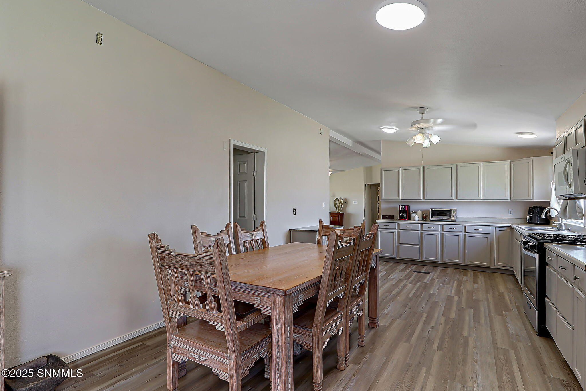 1209 Hueco Street Property Photo 14