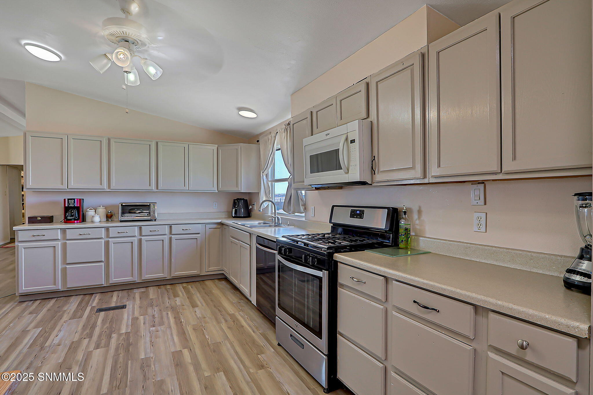 1209 Hueco Street Property Photo 17