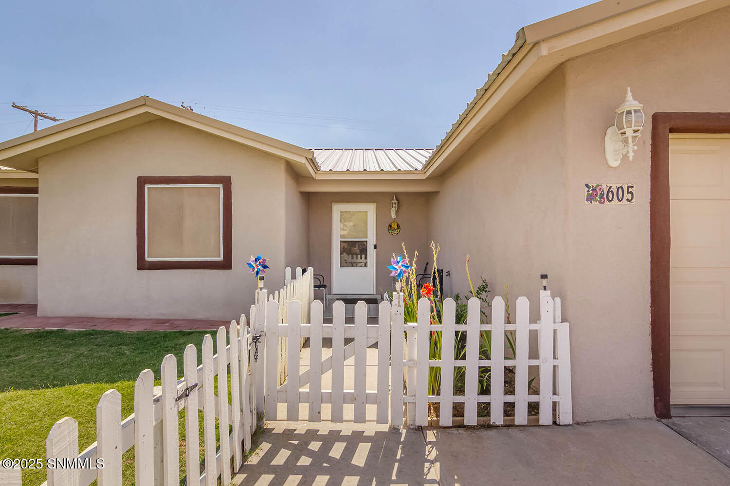 605 Vista Del Sol Place Property Photo 3