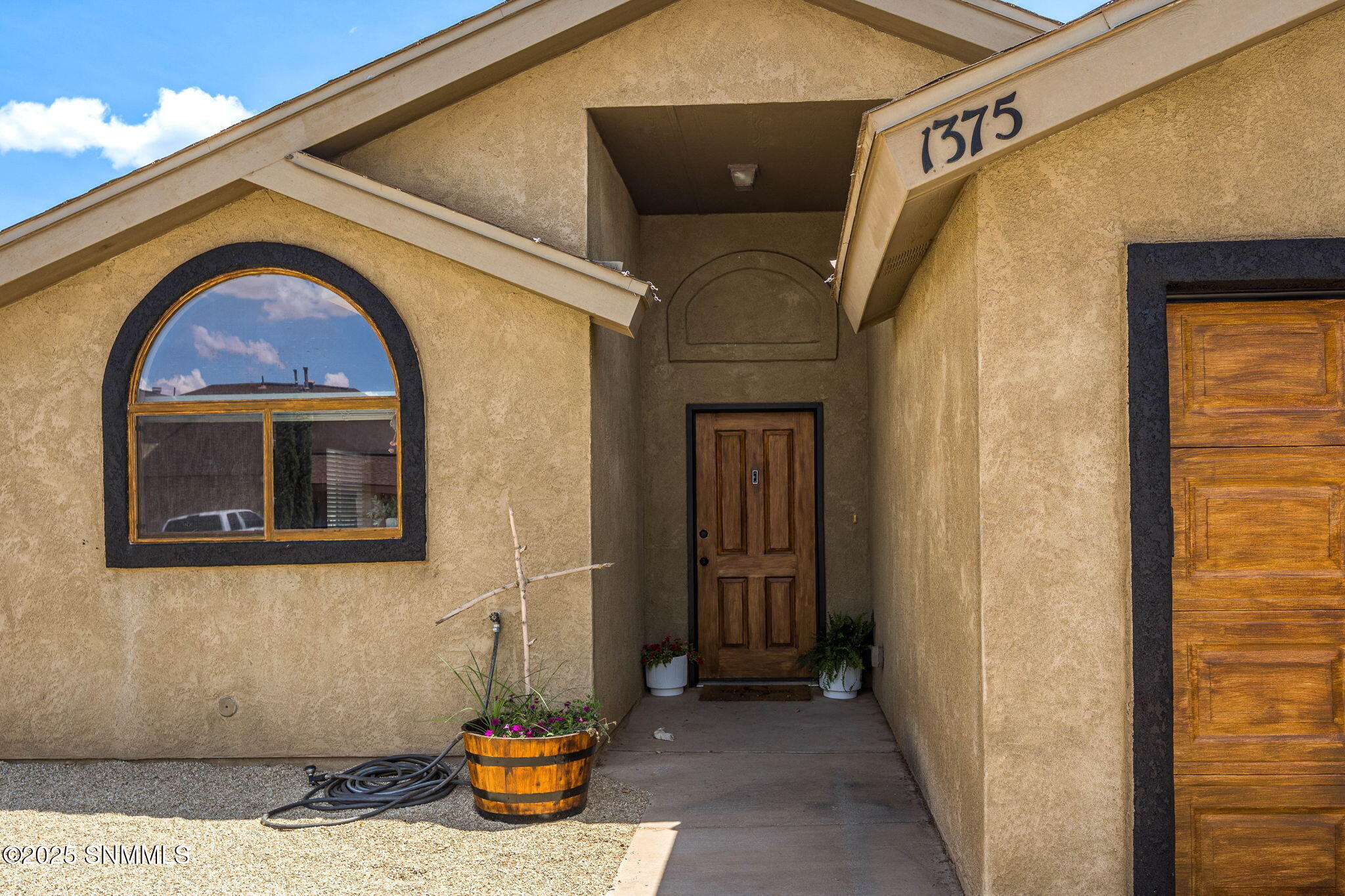 1375 Fountain Loop Property Photo 3