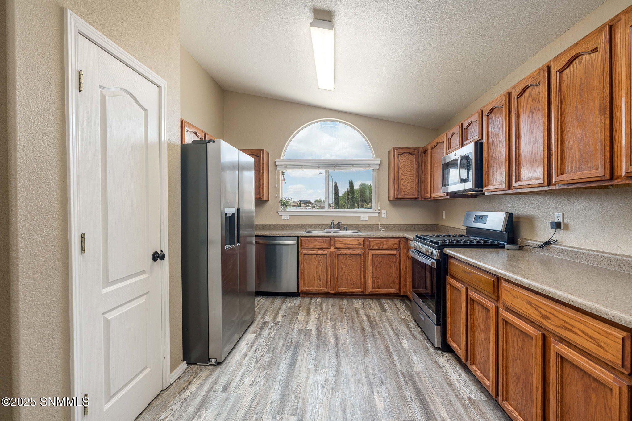 1375 Fountain Loop Property Photo 6