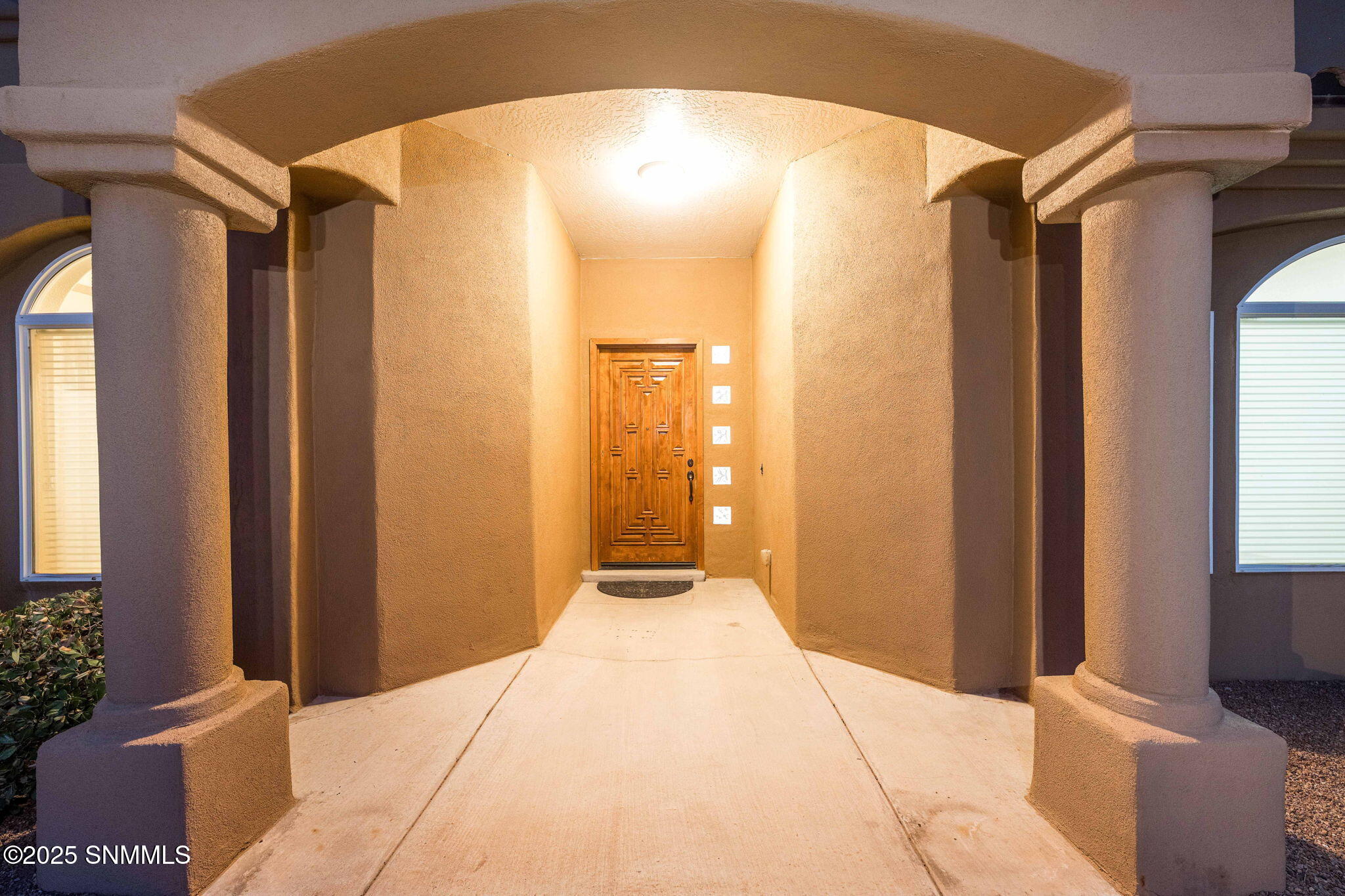 1901 Lone Tree Lane Property Photo 5