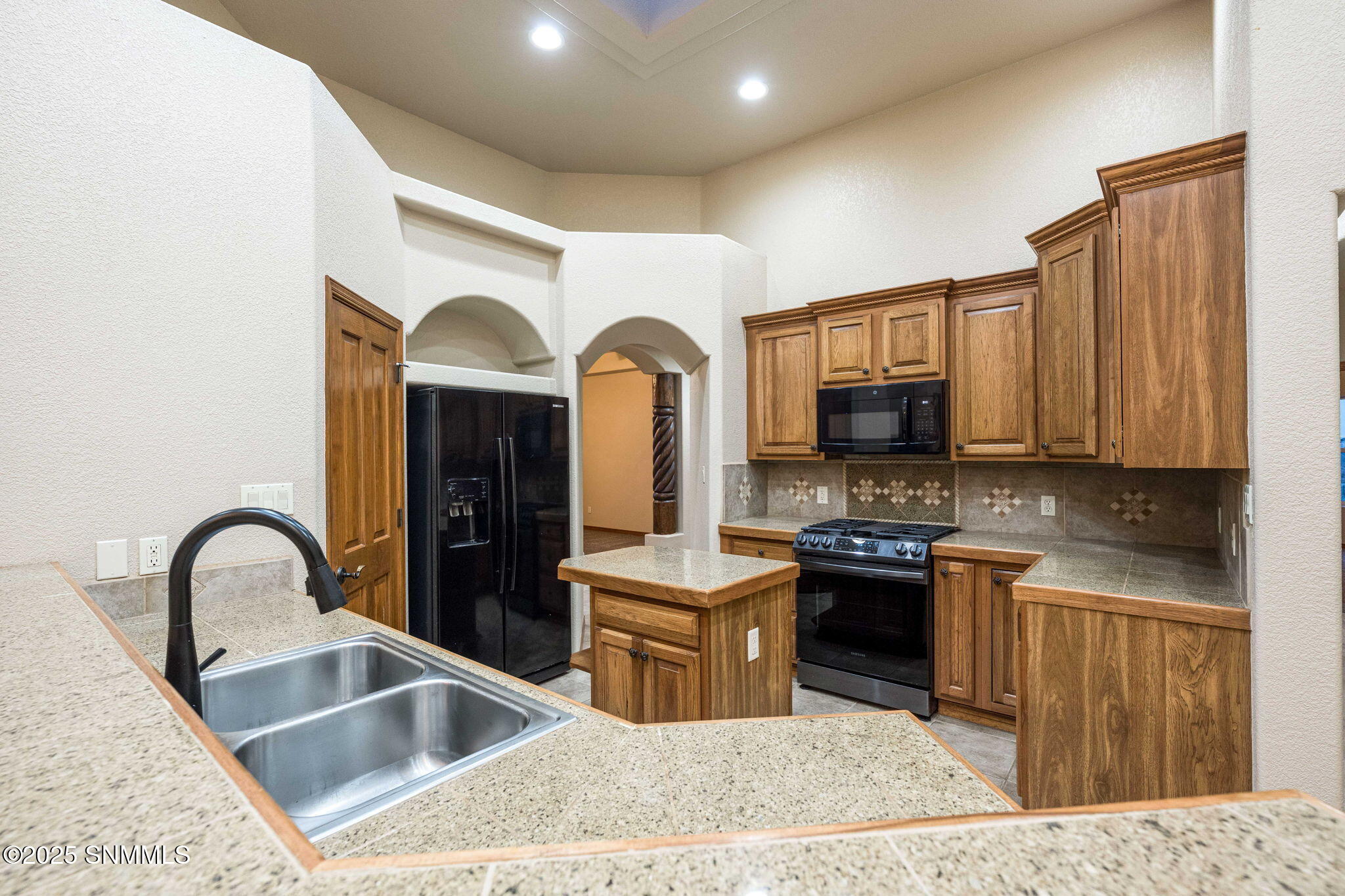 1901 Lone Tree Lane Property Photo 12