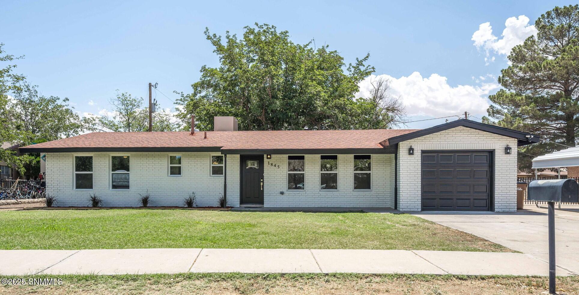 1845 Golden Drive Property Photo 1