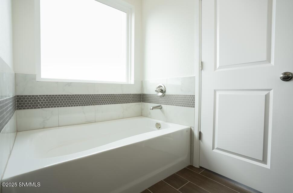 6068 Zinc Hill Property Photo 8