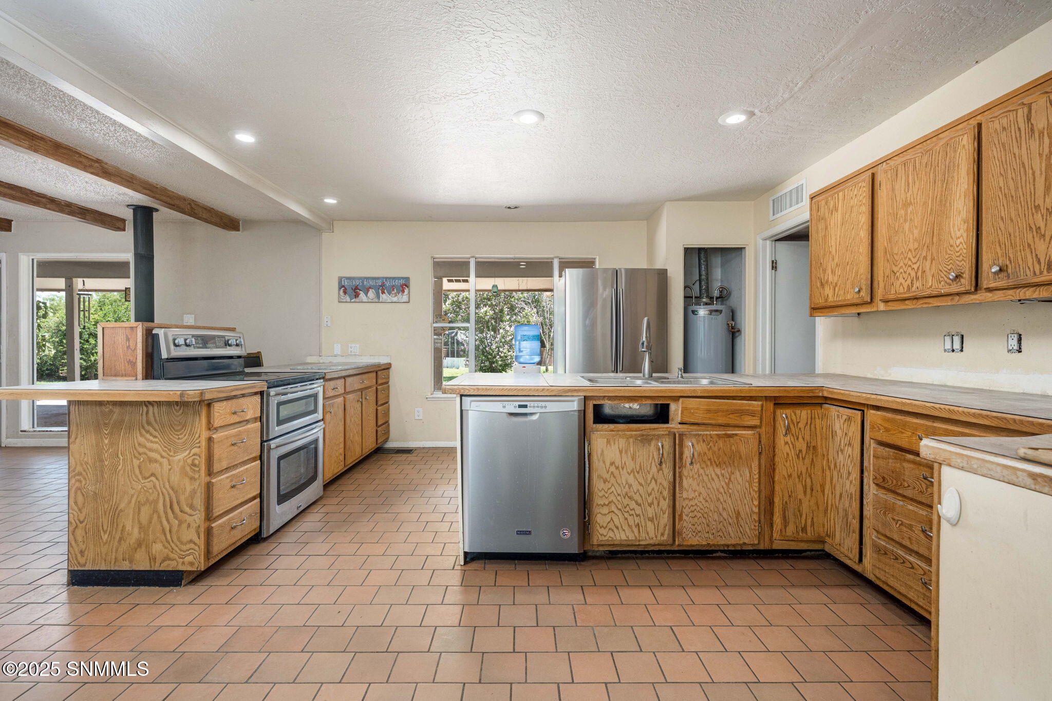 6801 S Main Street Property Photo 9