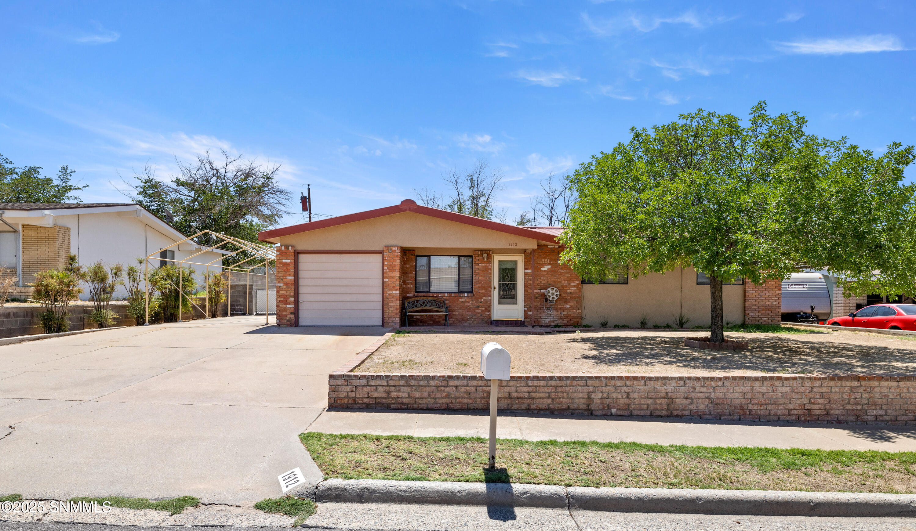 1912 Darlene Drive Property Photo 1