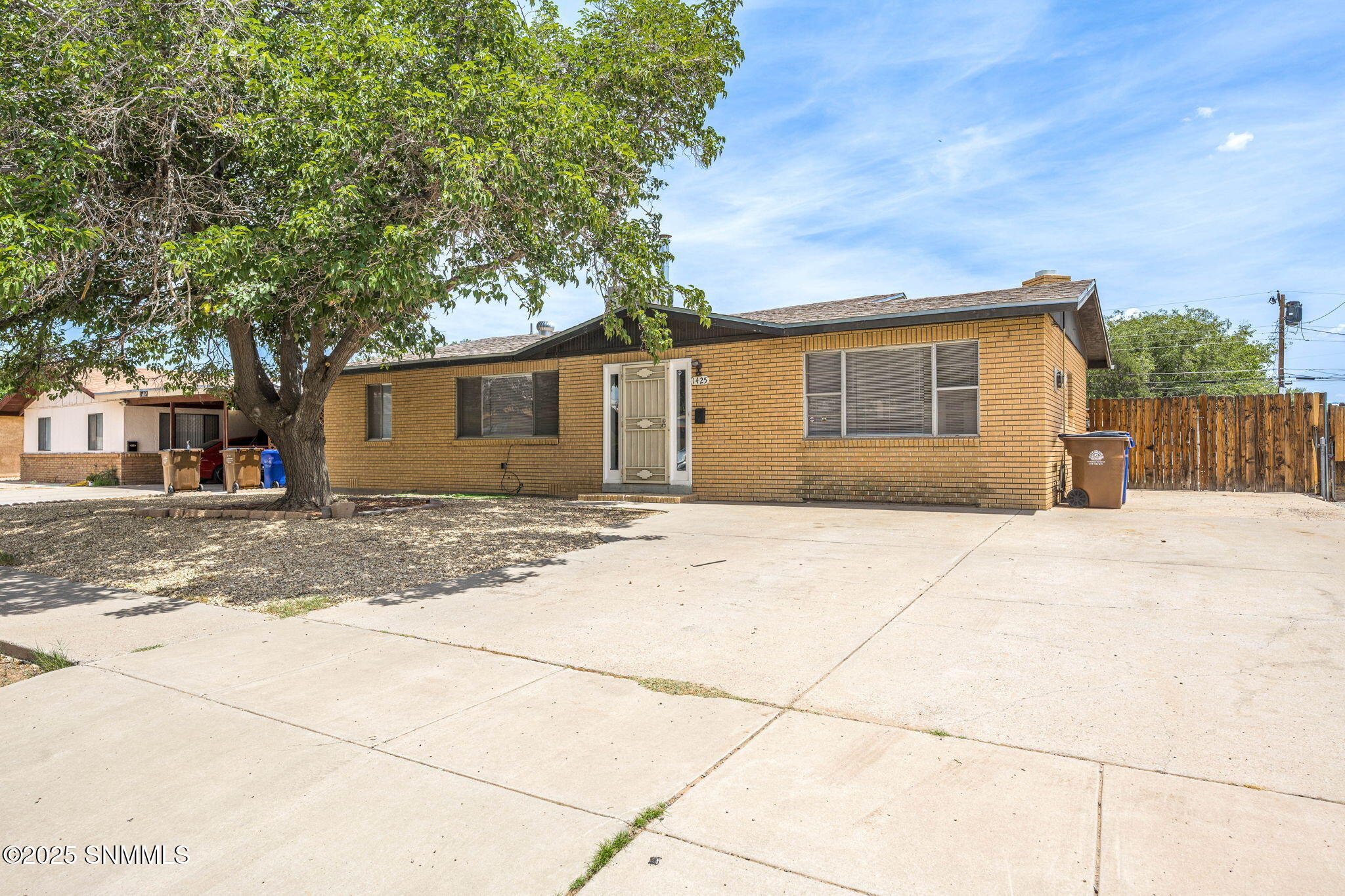 1425 Grover Drive Property Photo 2