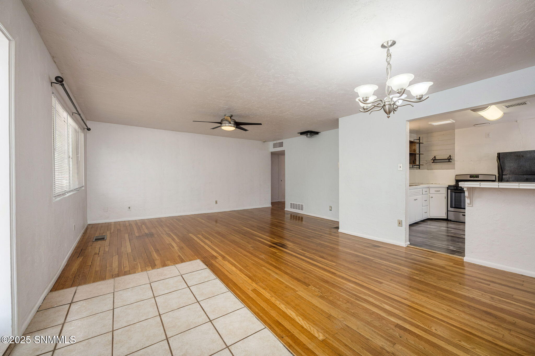 1425 Grover Drive Property Photo 3