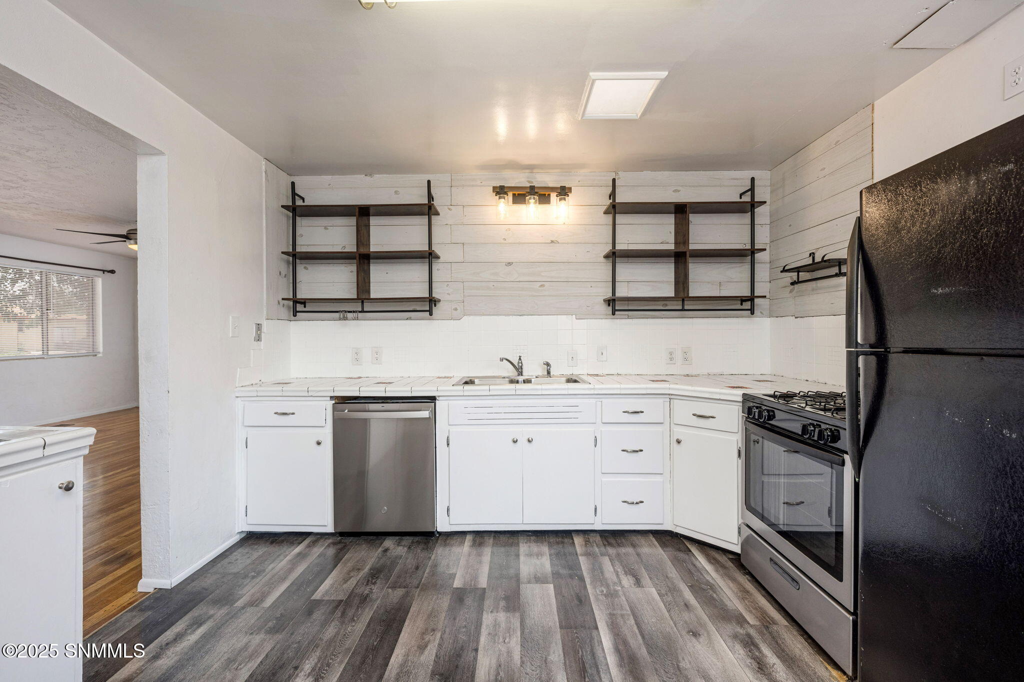 1425 Grover Drive Property Photo 9