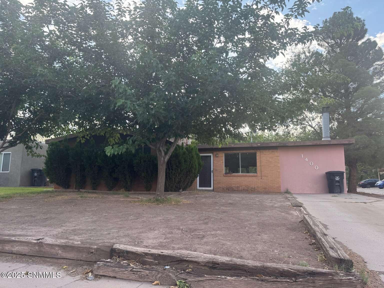 1400 Apple Avenue Property Photo 1