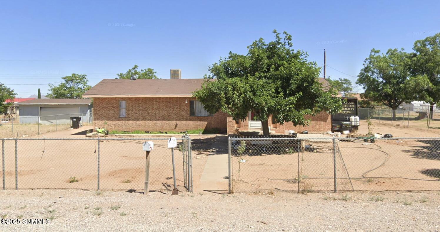 9229 Higgins Lane Property Photo 1