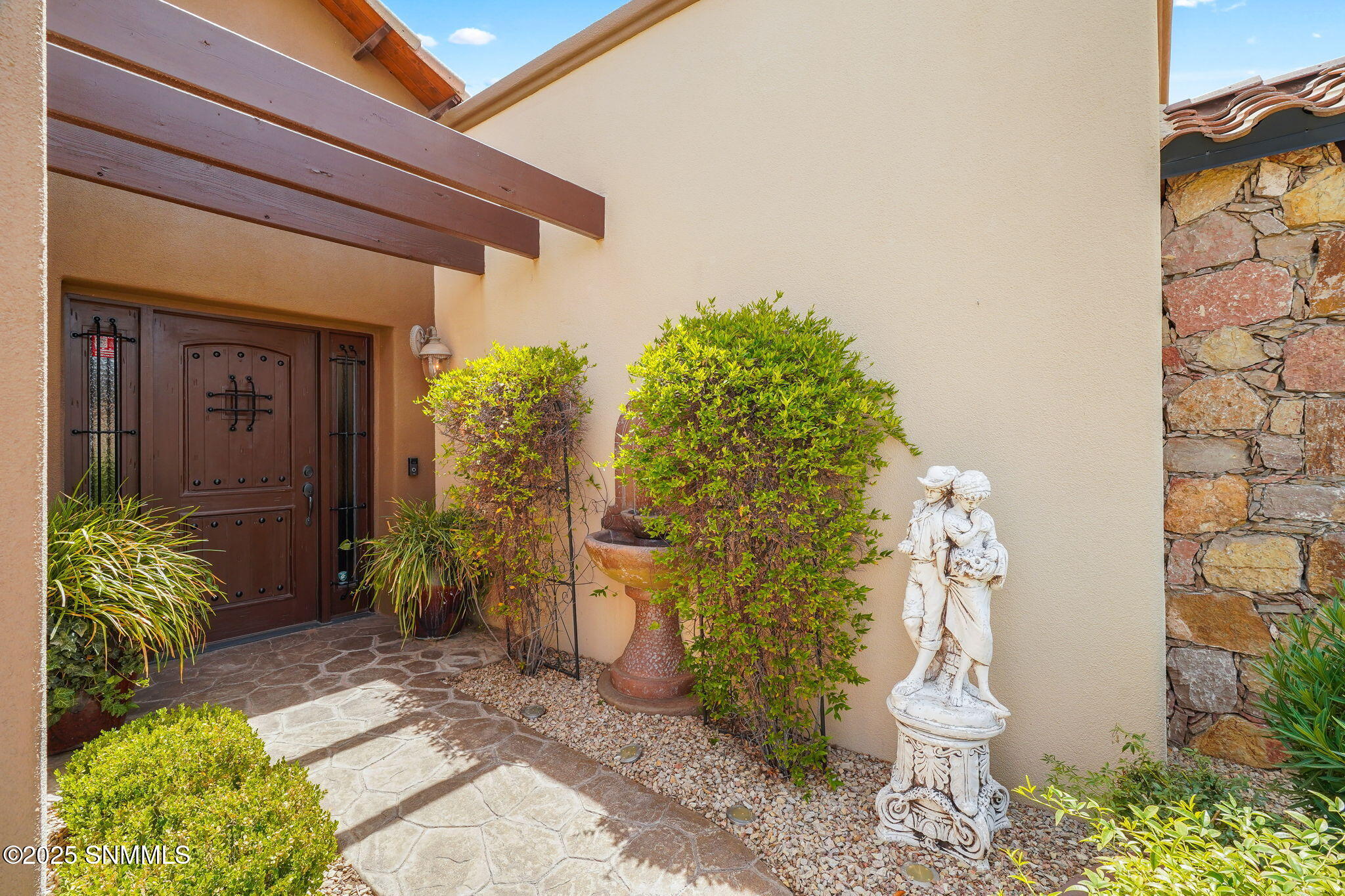 1294 Morisat Place Property Photo 3