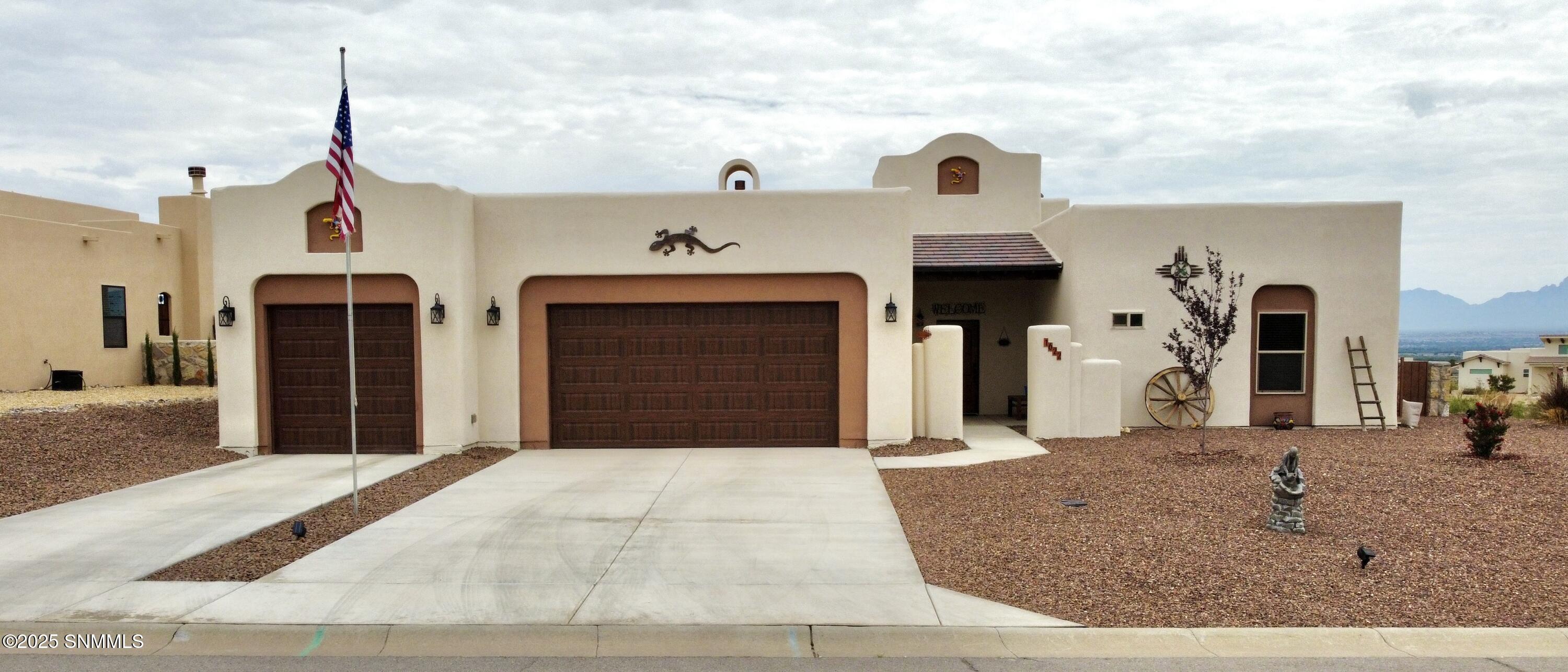 1622 Calle De Valezquez Property Photo 1