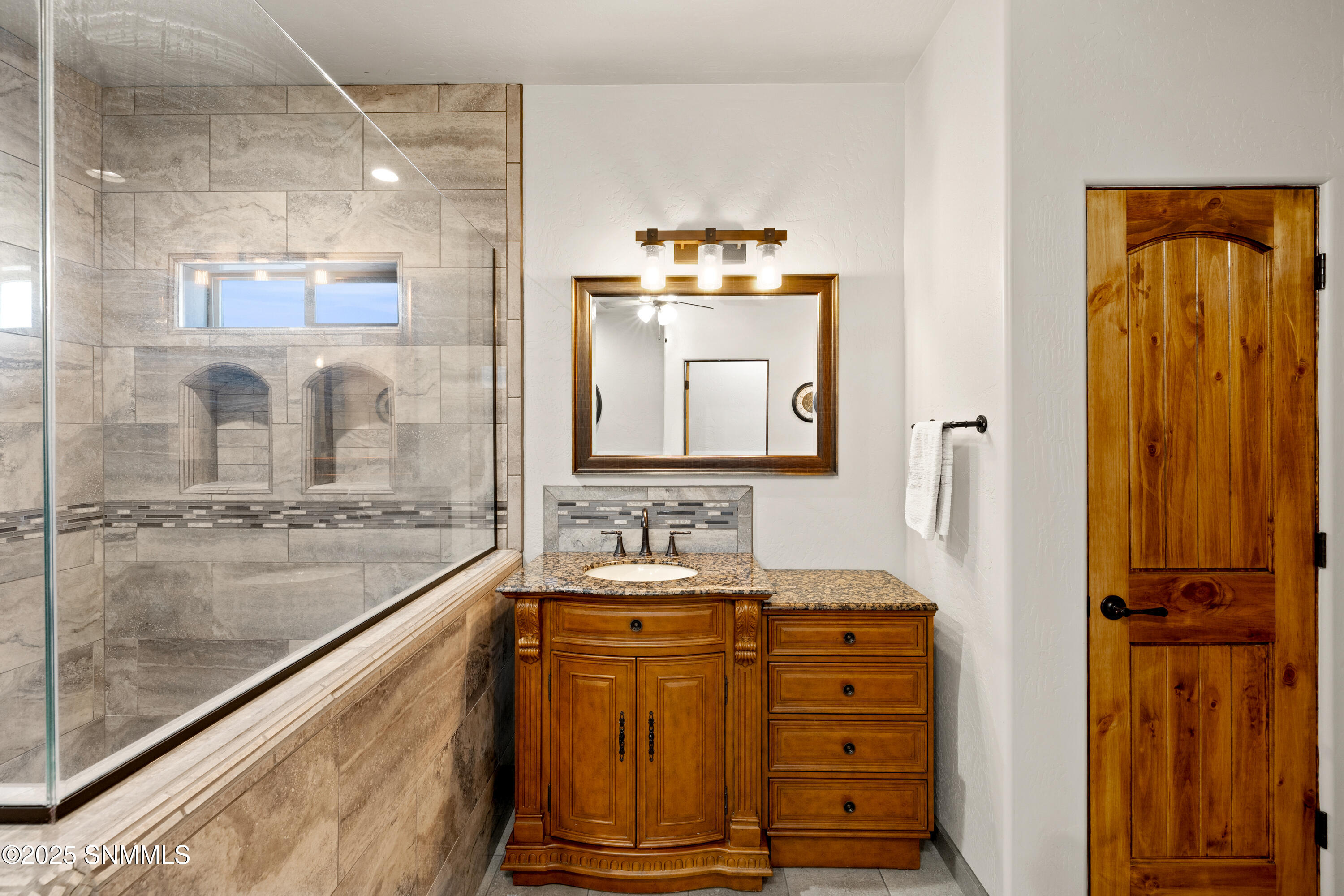 1622 Calle De Valezquez Property Photo 27