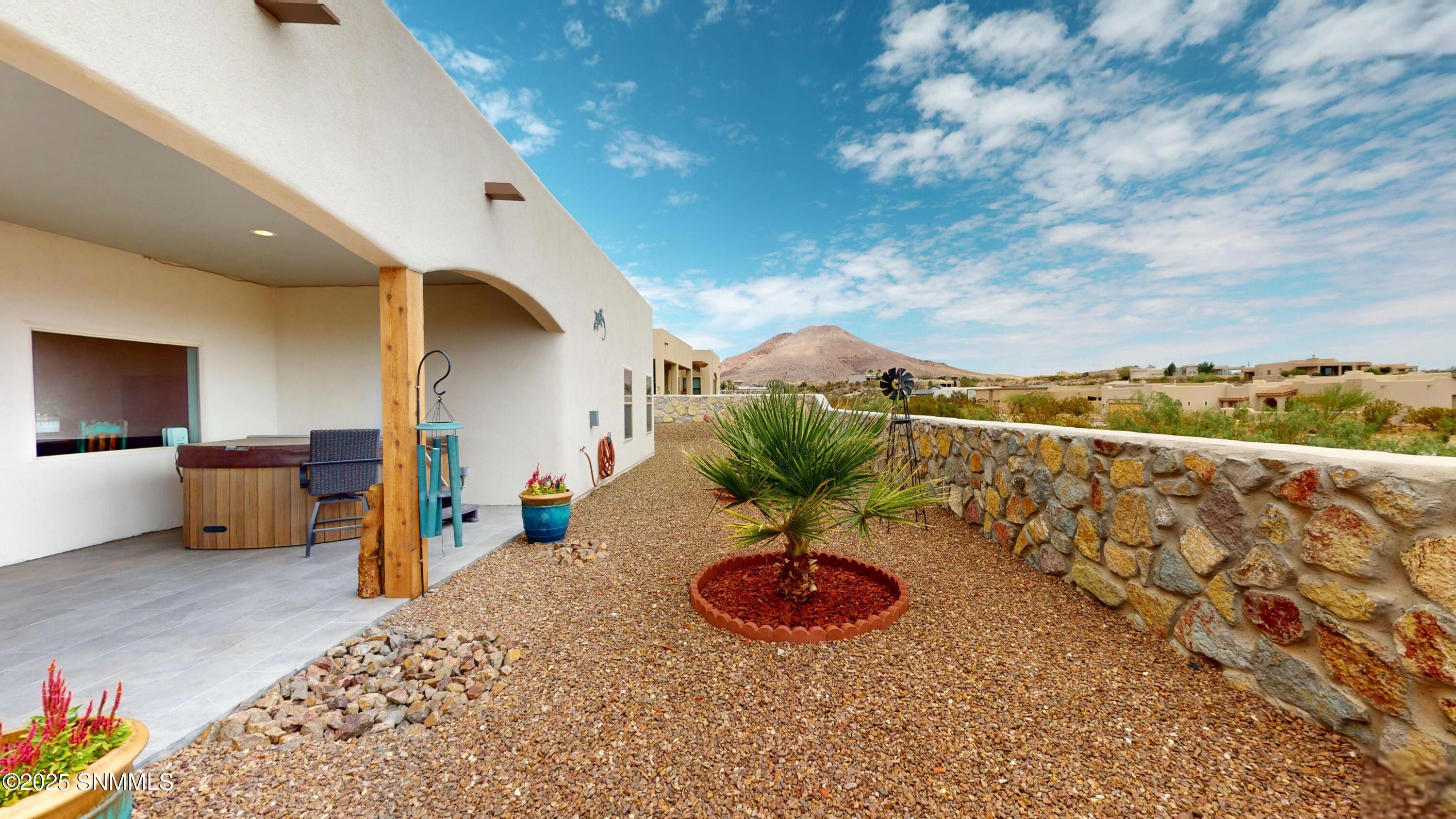 1622 Calle De Valezquez Property Photo 38