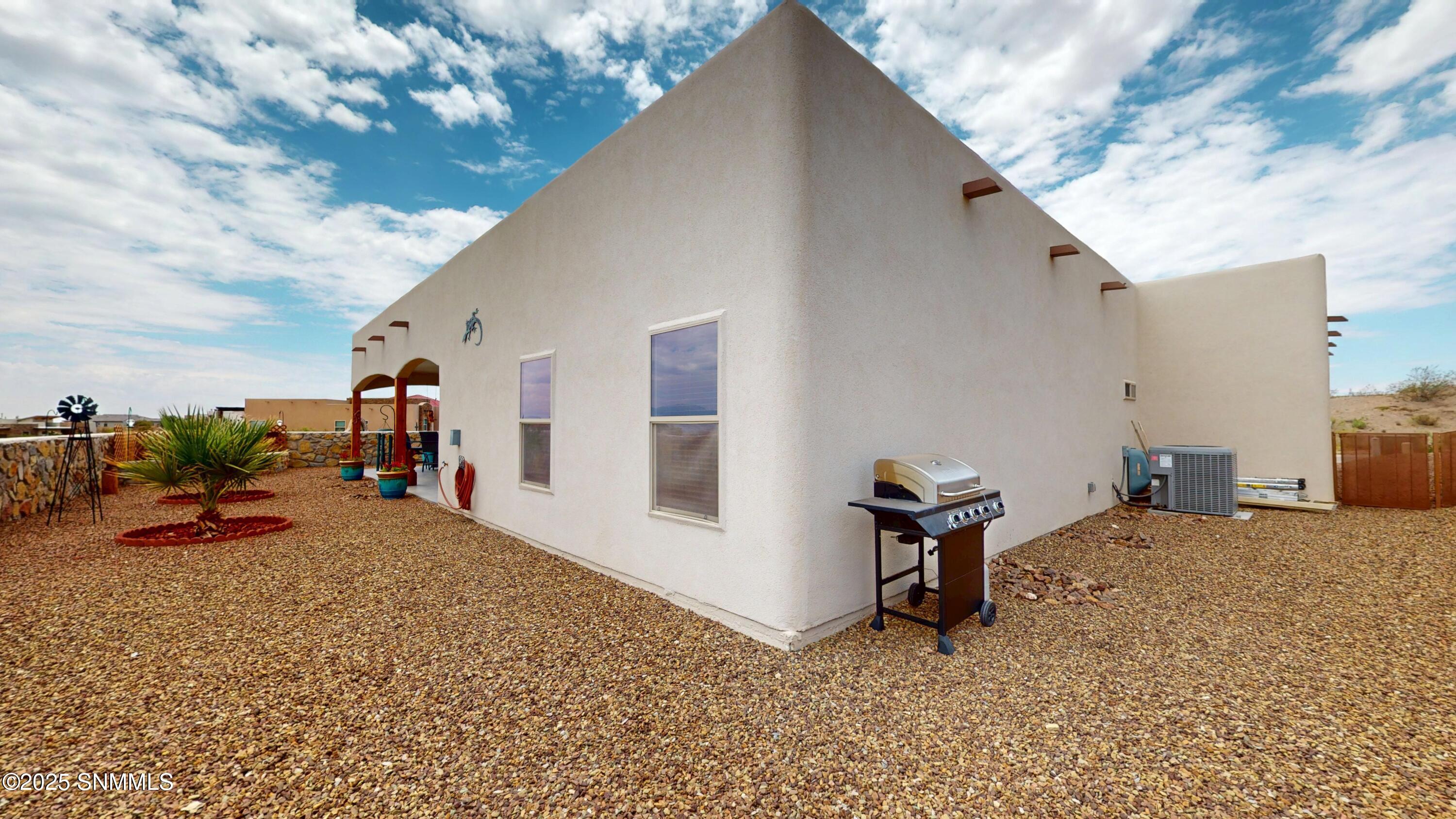 1622 Calle De Valezquez Property Photo 39