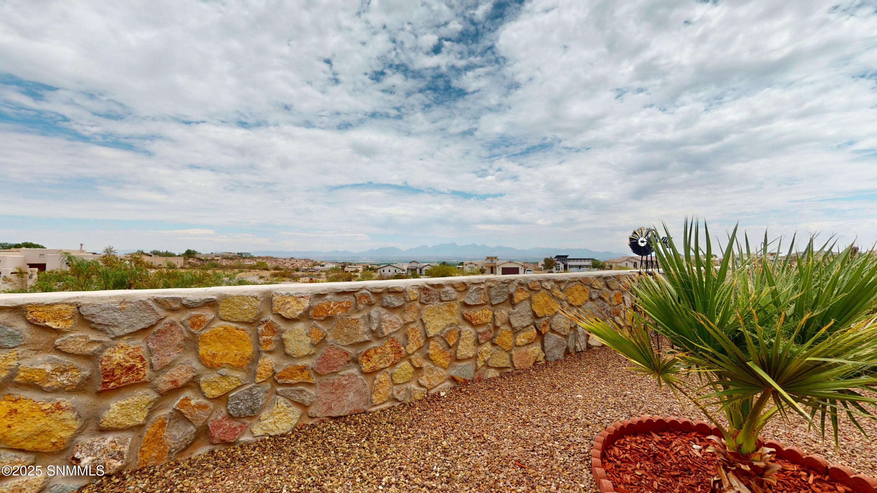 1622 Calle De Valezquez Property Photo 40