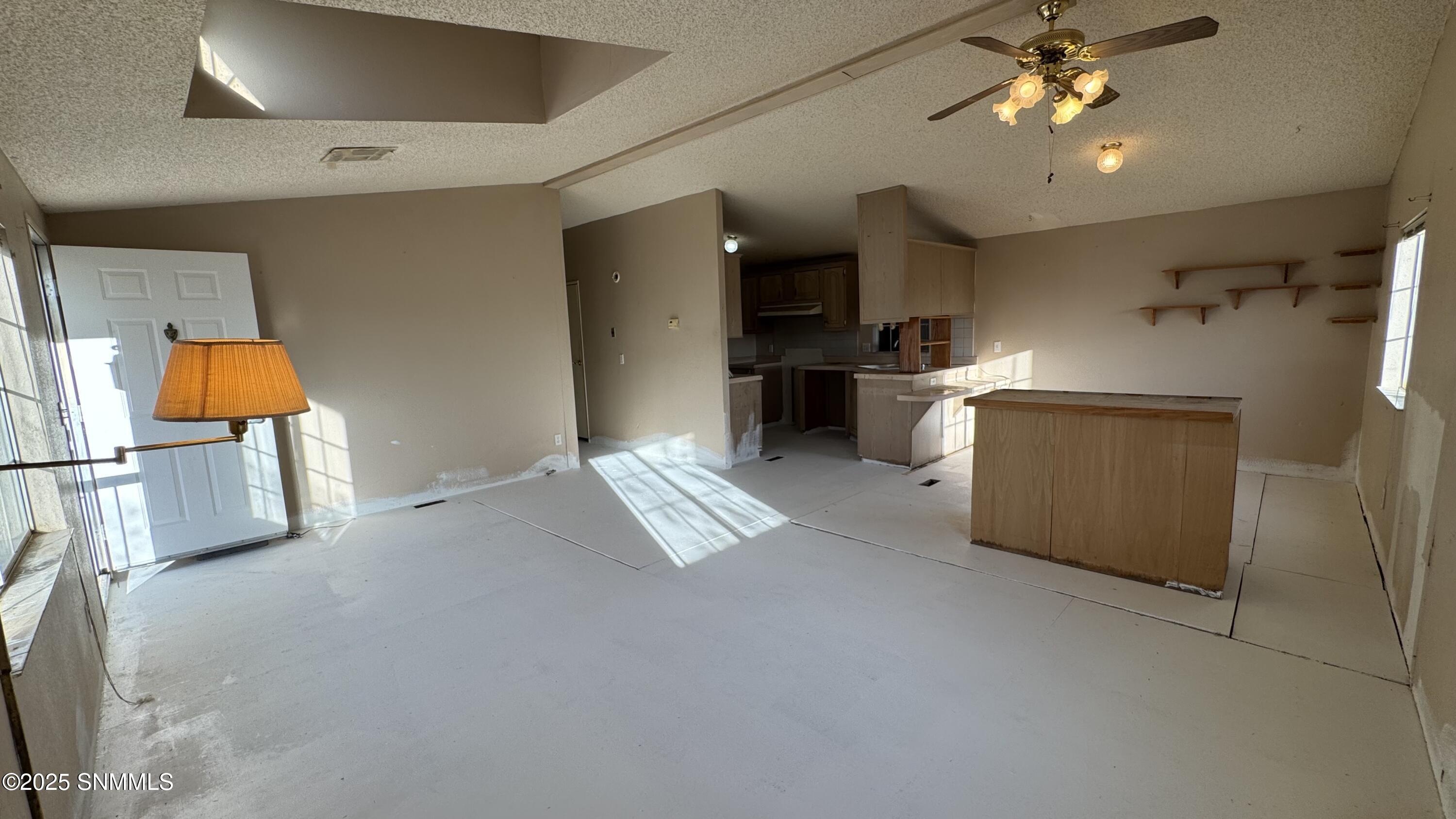 1940 Desert Wind Way Property Photo 4