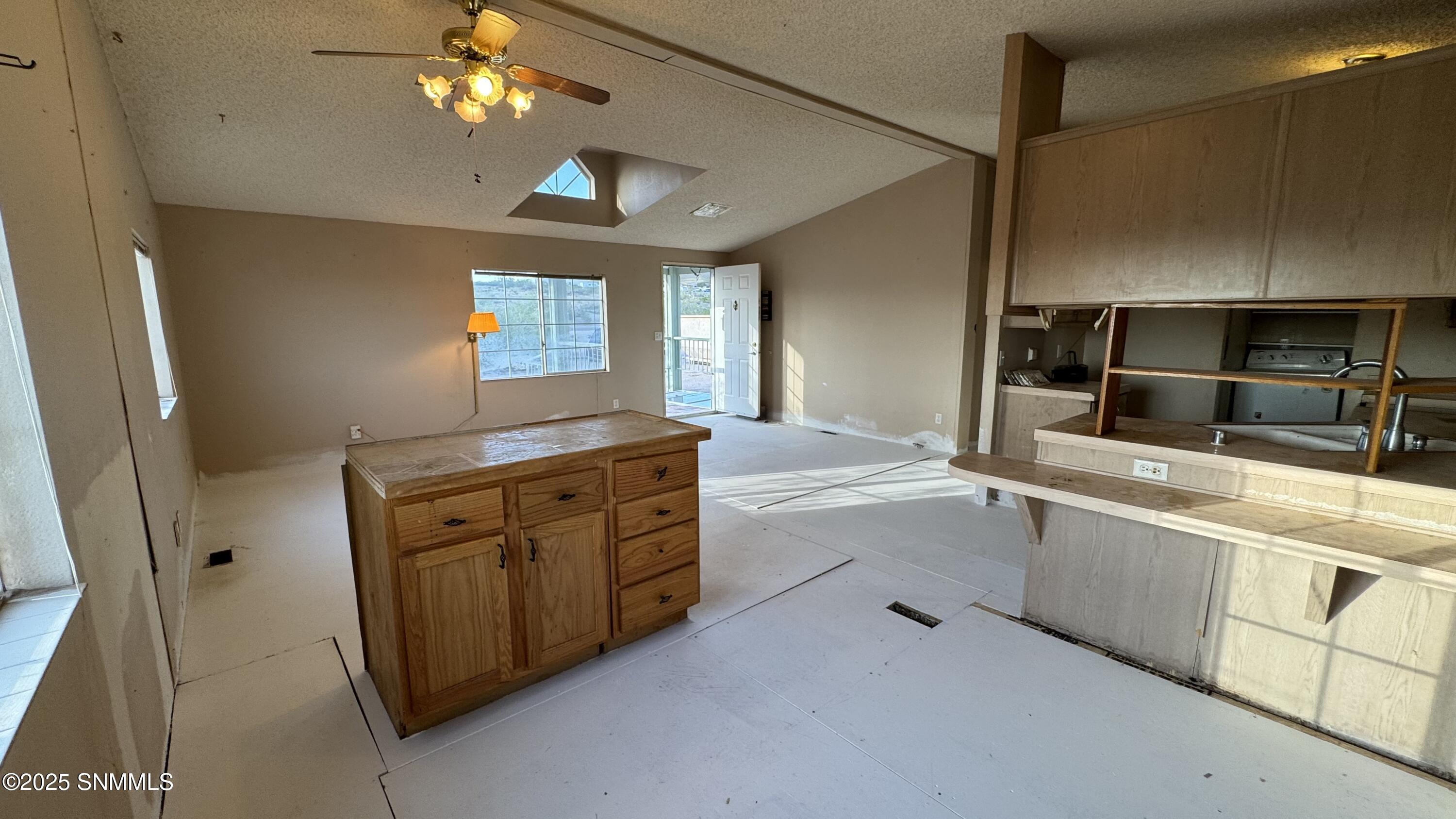 1940 Desert Wind Way Property Photo 5