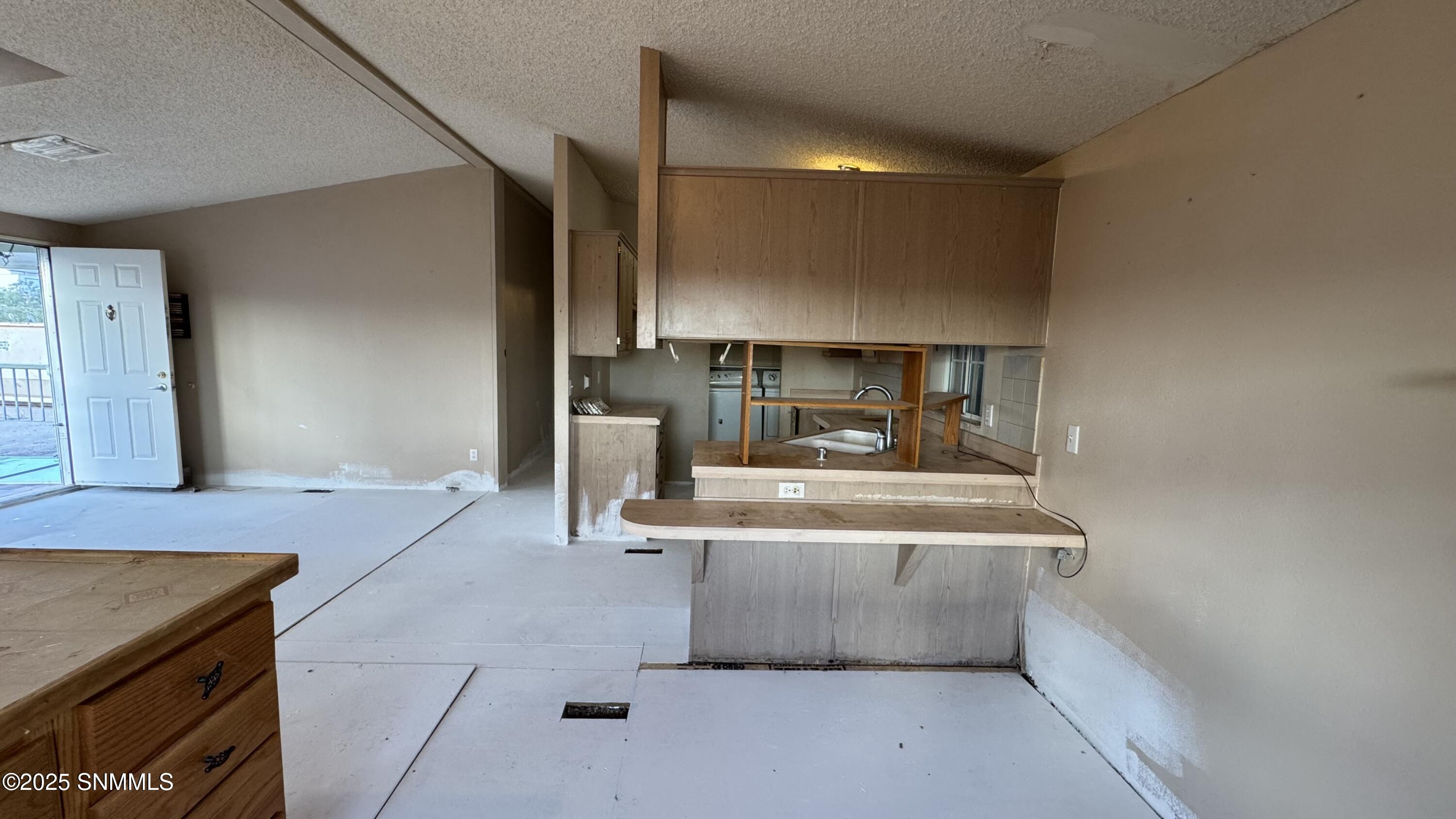 1940 Desert Wind Way Property Photo 7