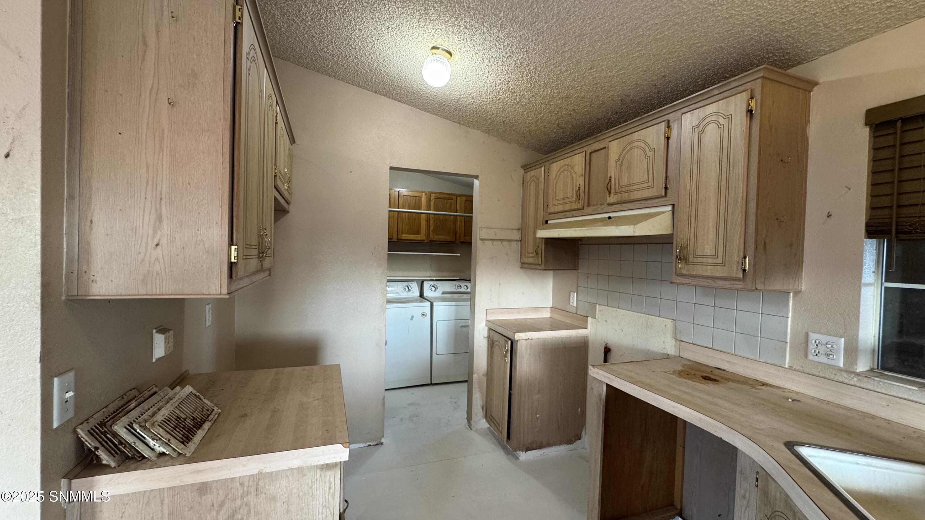 1940 Desert Wind Way Property Photo 12