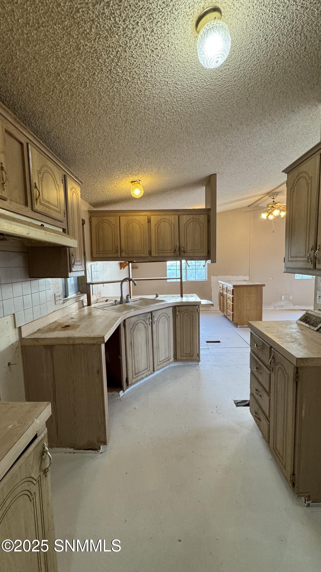 1940 Desert Wind Way Property Photo 15