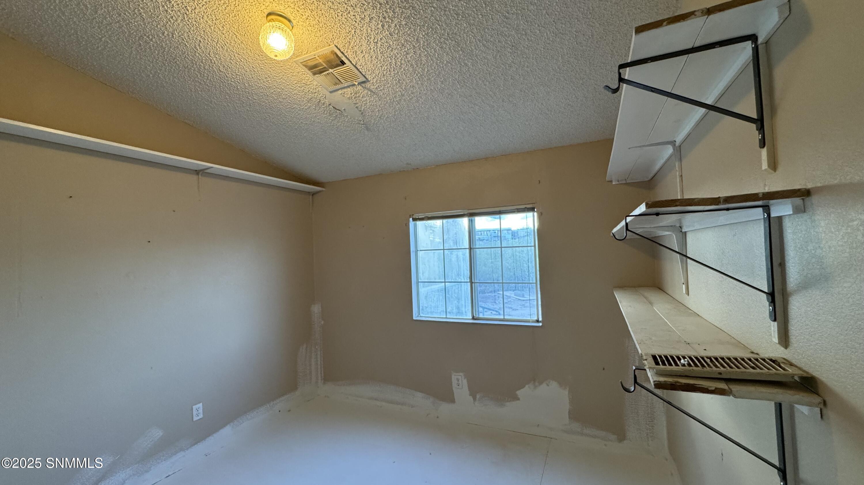 1940 Desert Wind Way Property Photo 37