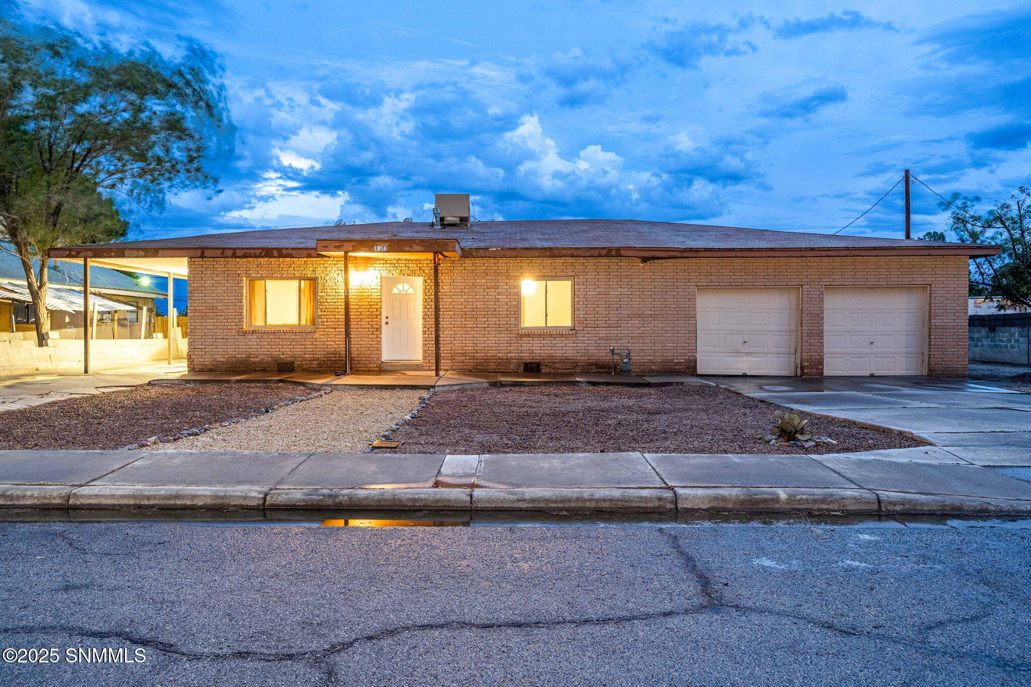 1255 W Hall Avenue Property Photo 1