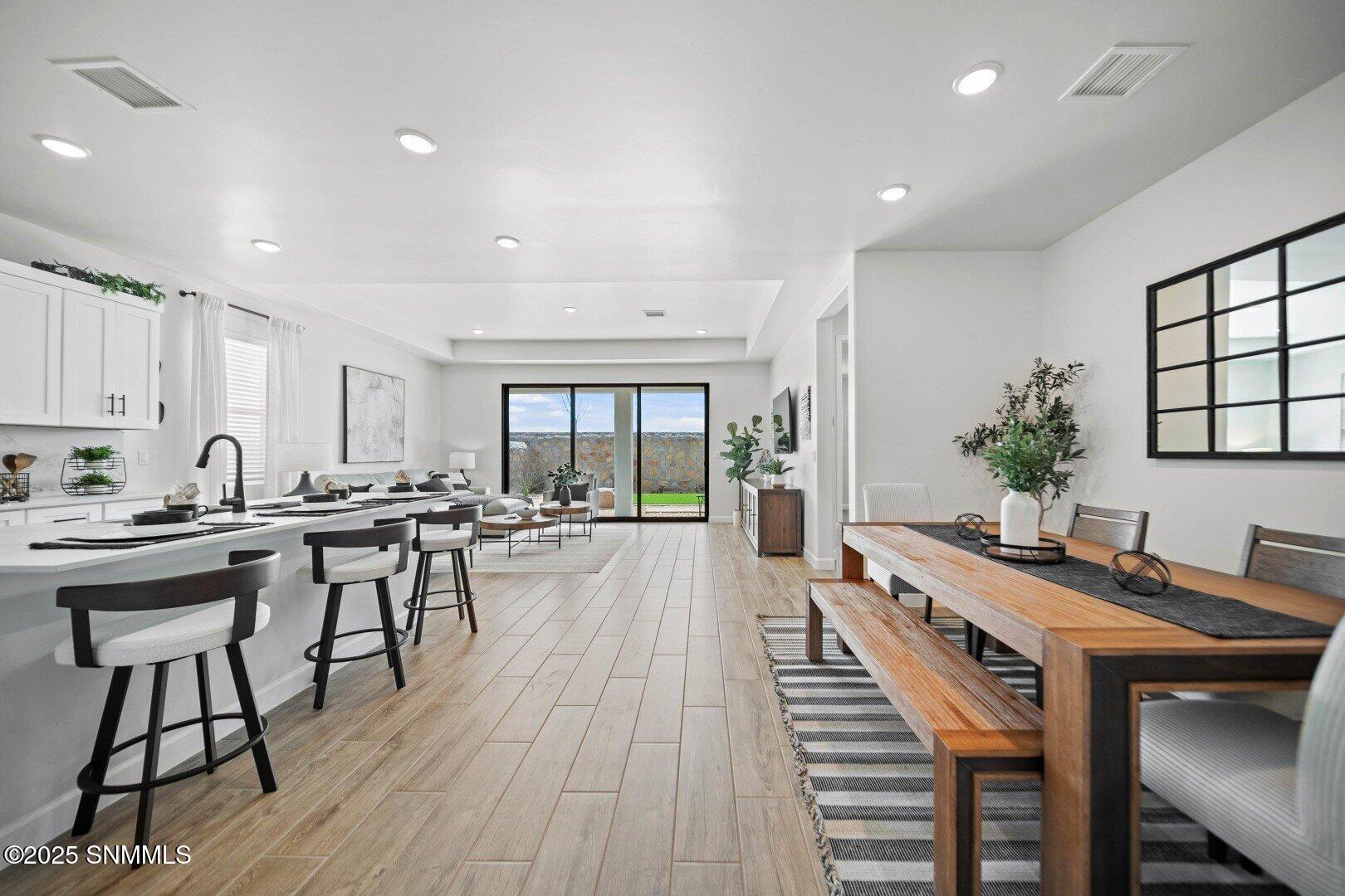 5009 Sand Stream Road Property Photo 6