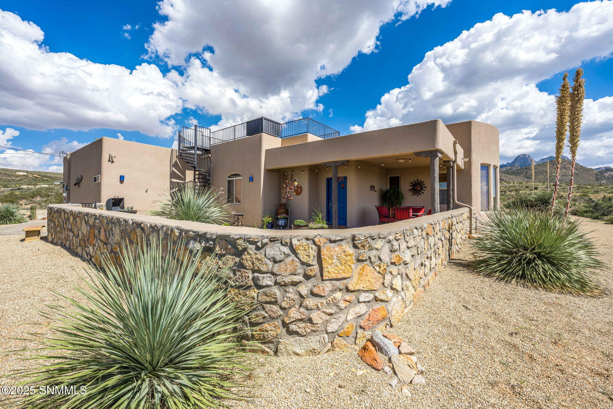 15514 Space Murals Lane Property Photo 2
