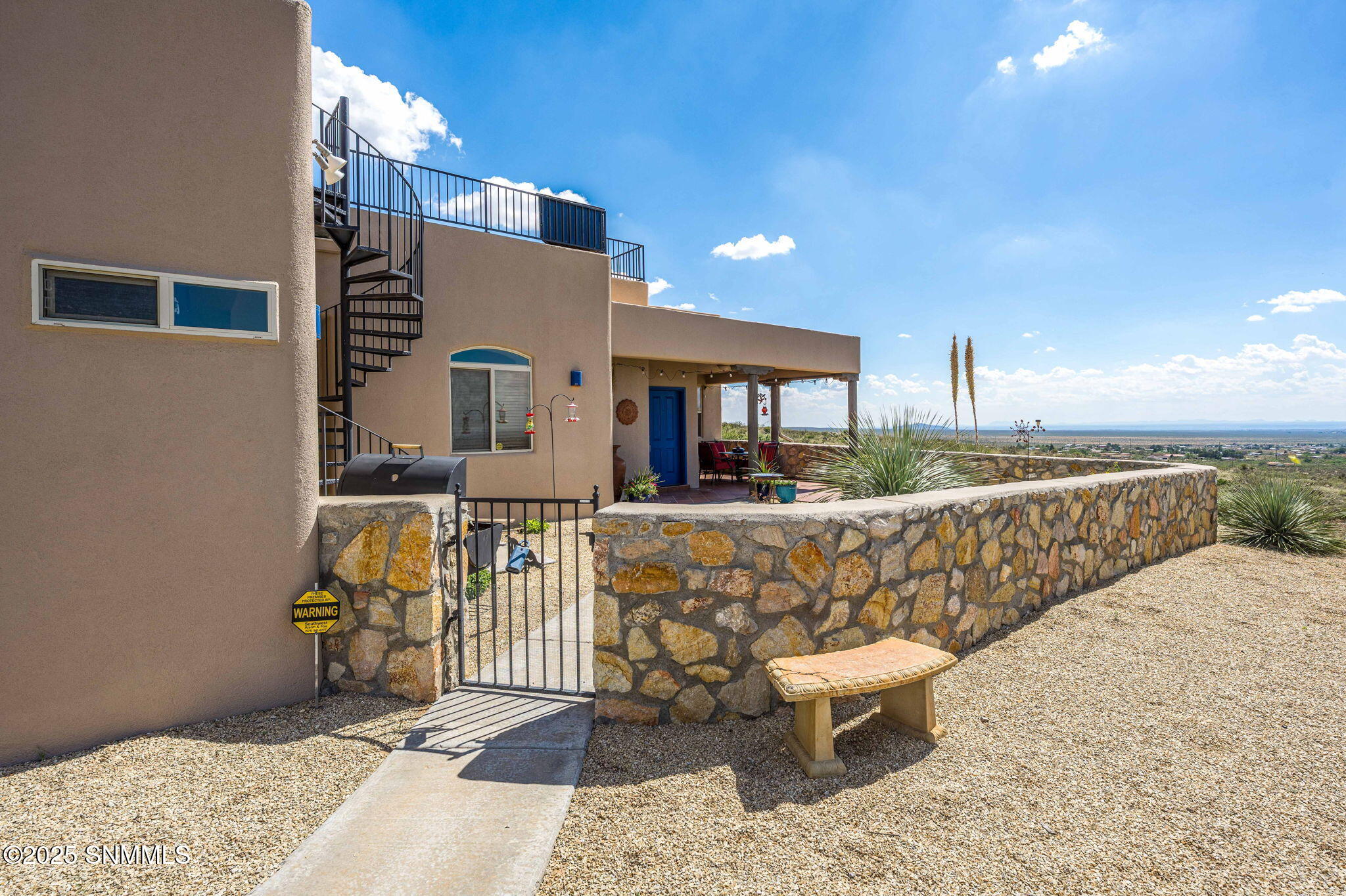 15514 Space Murals Lane Property Photo 3