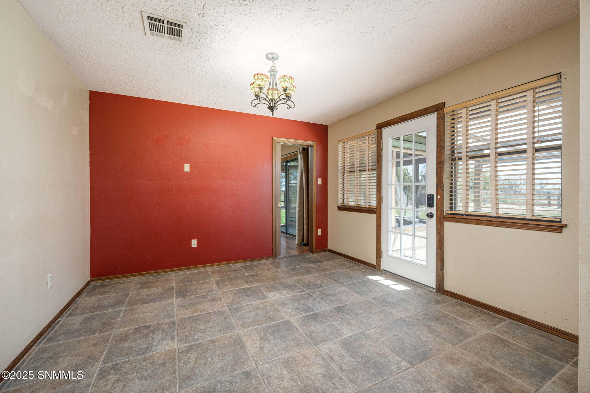 2849 Willow Creek Lane Property Photo 9
