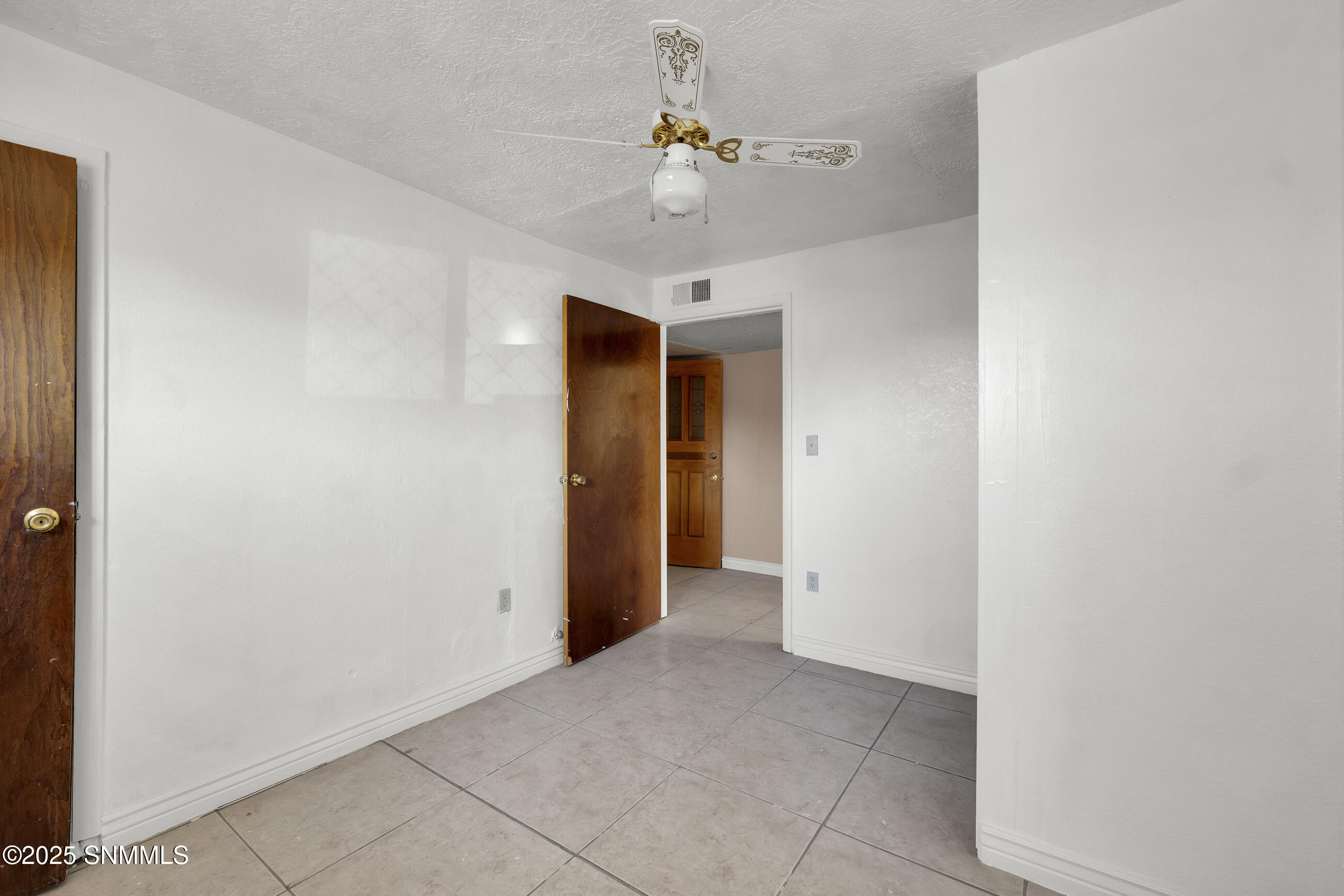 579 Arrowhead Drive Nw Property Photo 6