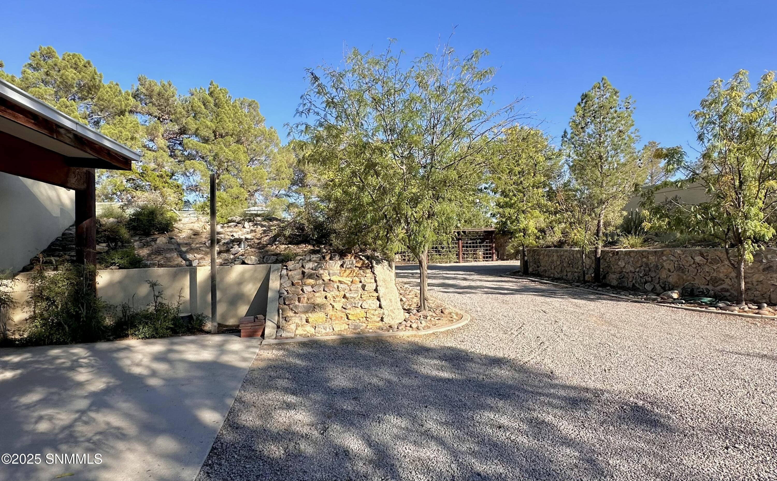 4015 Senna Drive Property Photo 5