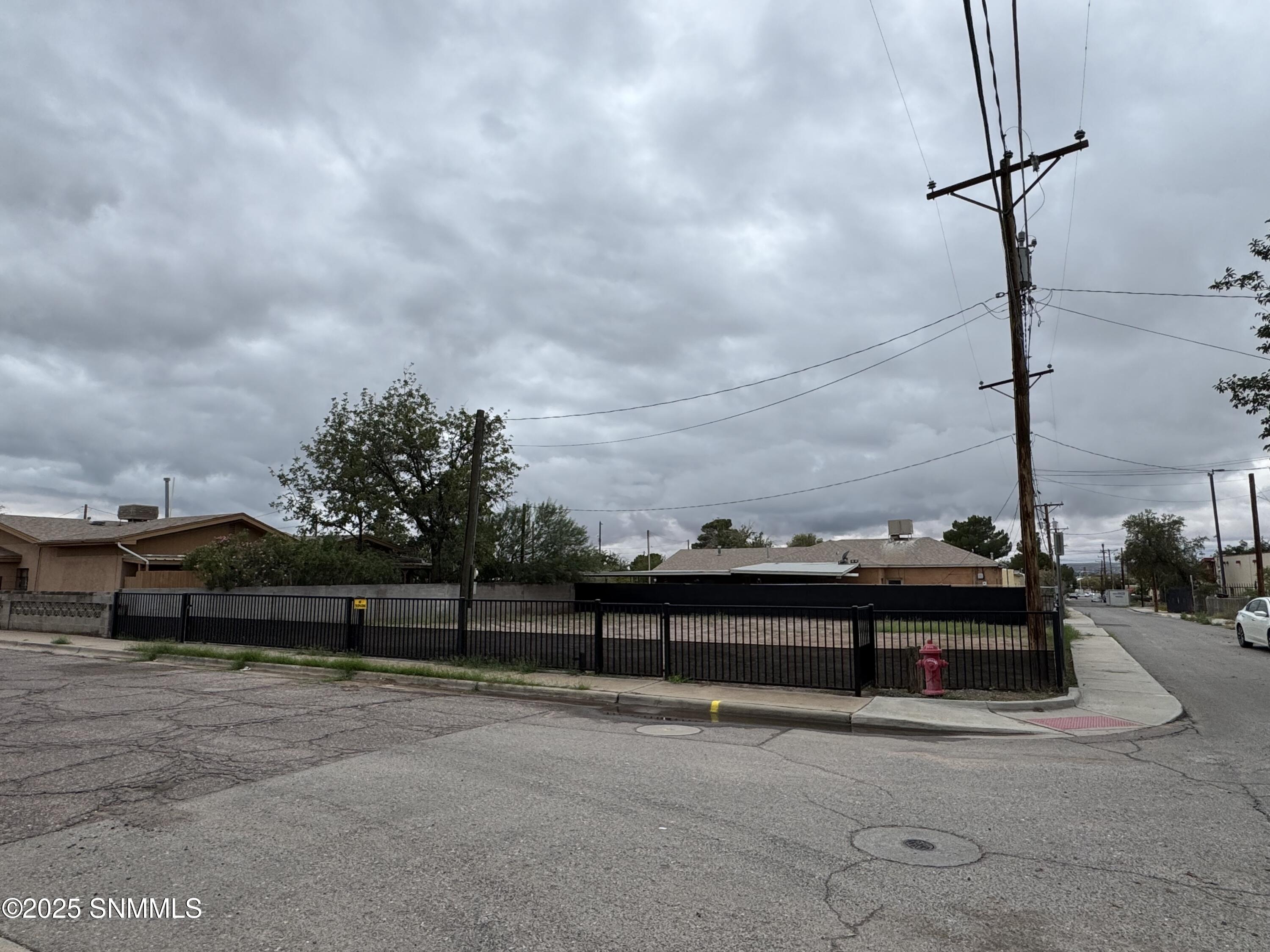 640 E Picacho Avenue Property Photo 3