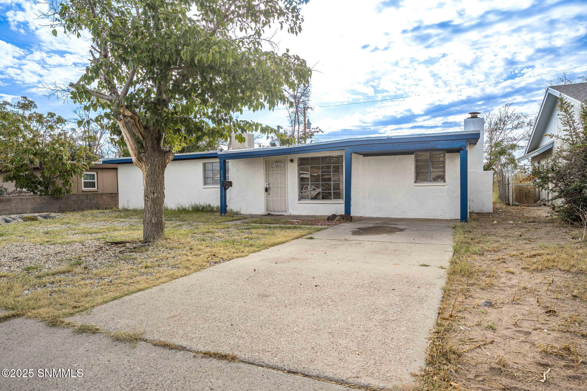 1424 Thomas Drive Property Photo 2