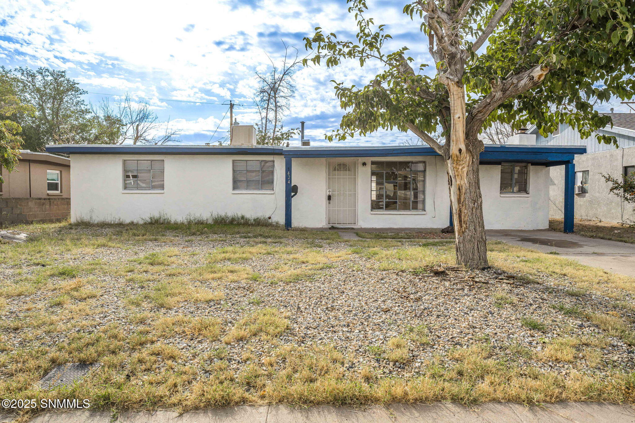 1424 Thomas Drive Property Photo 3