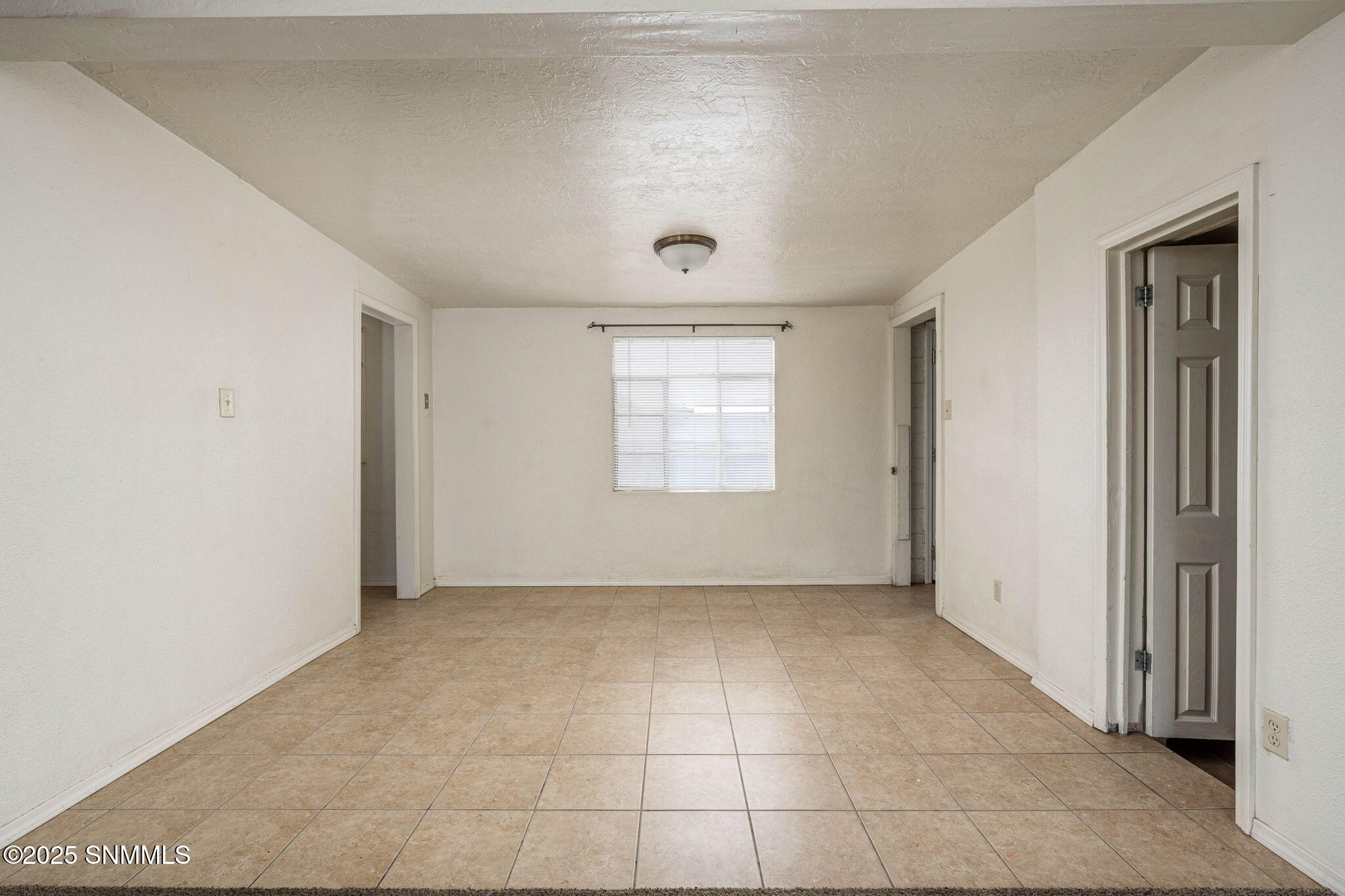 1424 Thomas Drive Property Photo 8