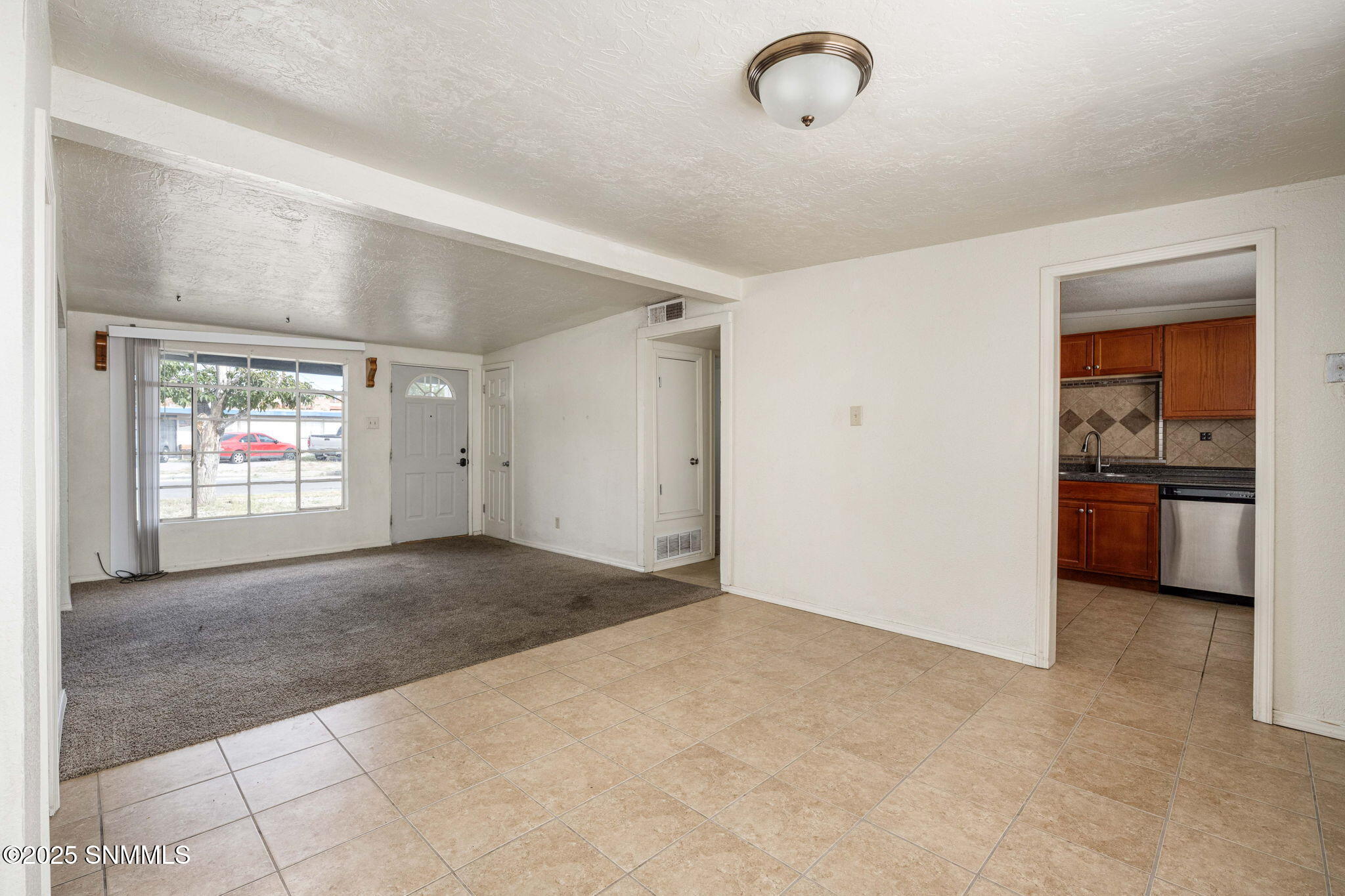 1424 Thomas Drive Property Photo 9