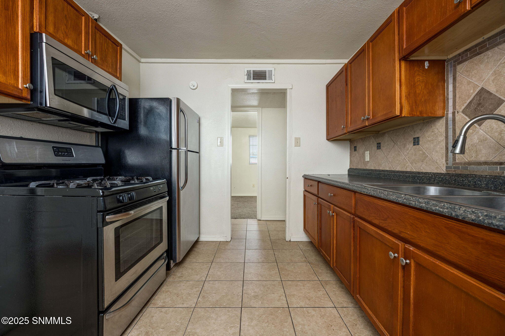 1424 Thomas Drive Property Photo 11