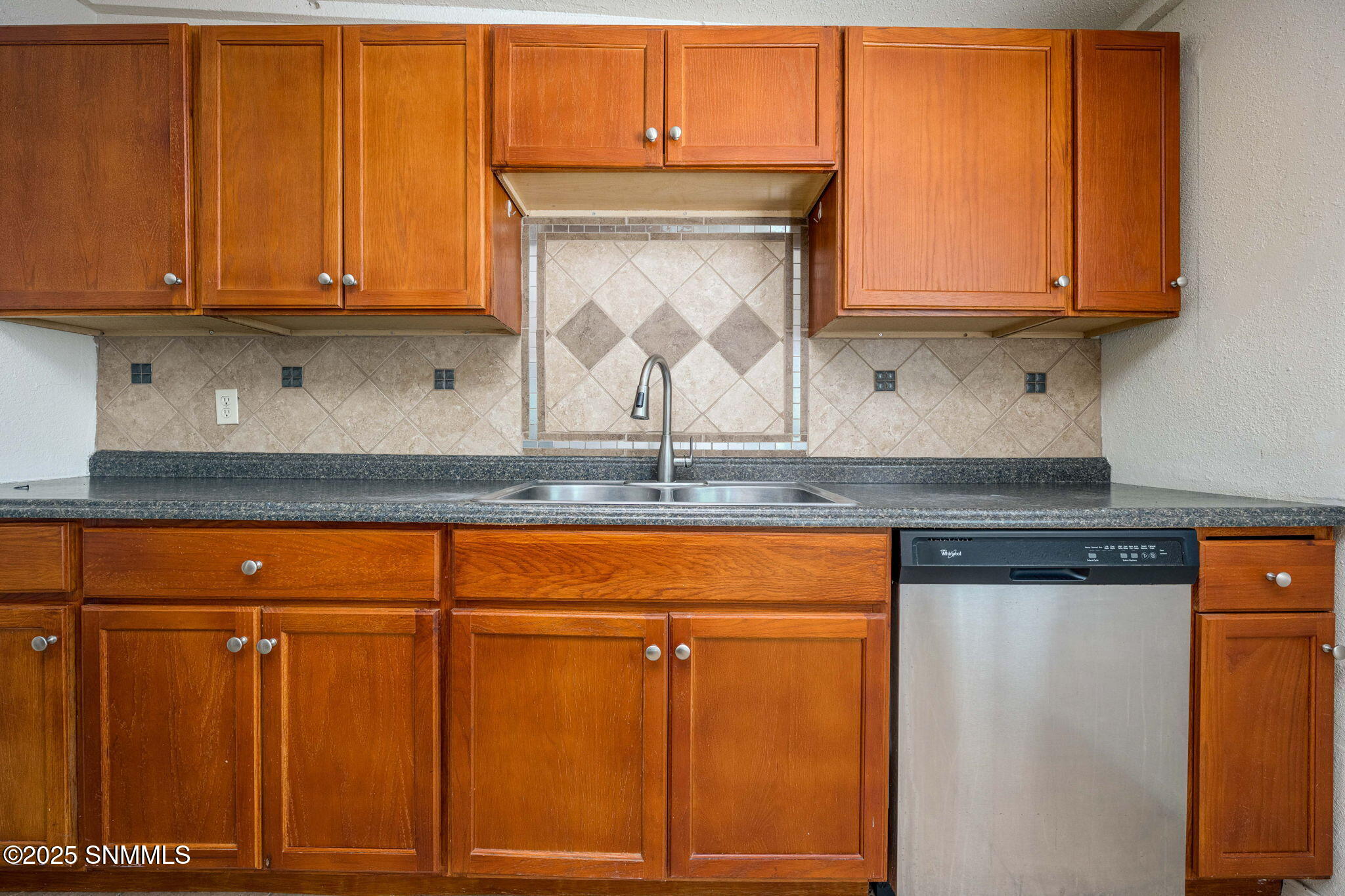 1424 Thomas Drive Property Photo 12