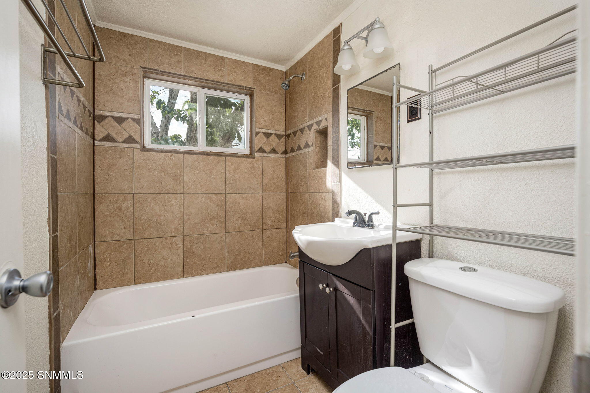 1424 Thomas Drive Property Photo 19