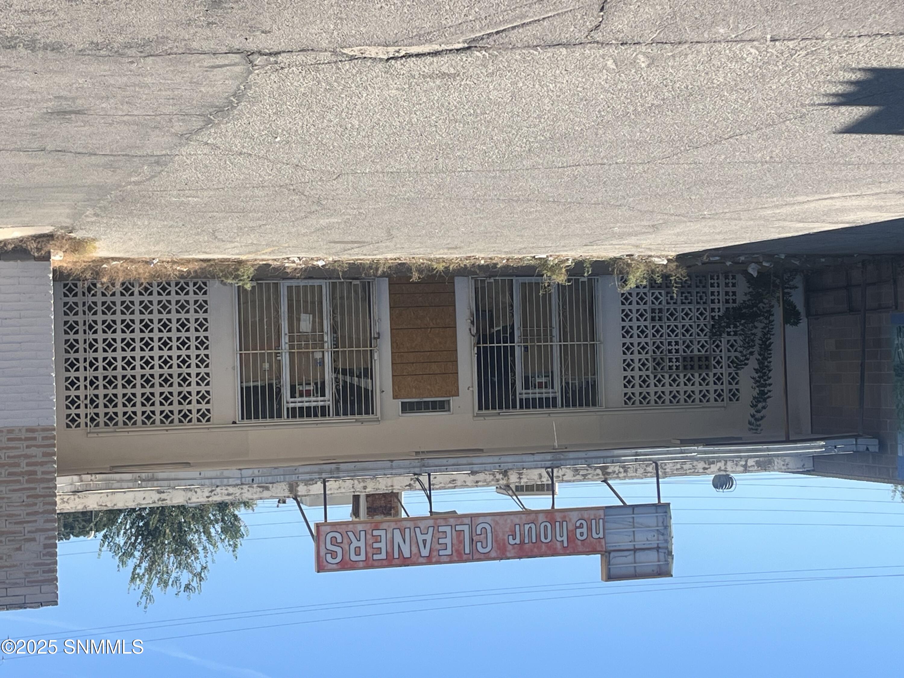 1424 S Solano Drive Property Photo 1