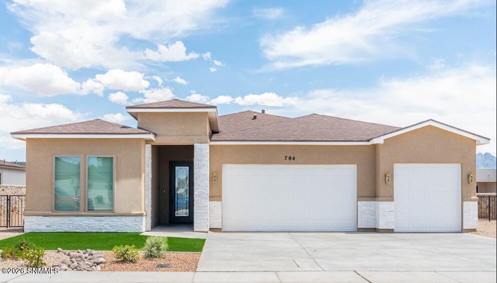 784 Basha Arc Property Photo 1