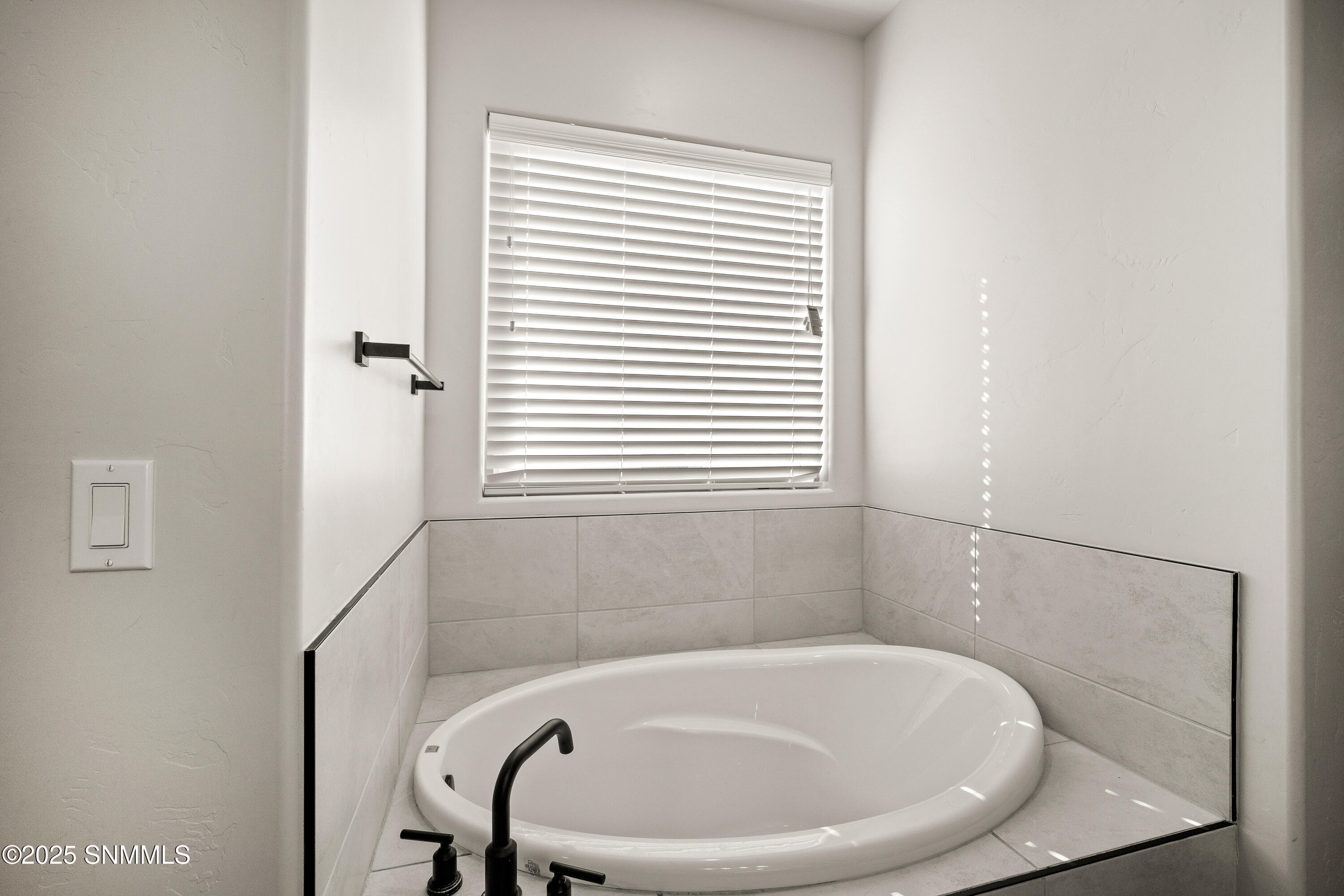 6233 Recoleta Road Property Photo 23
