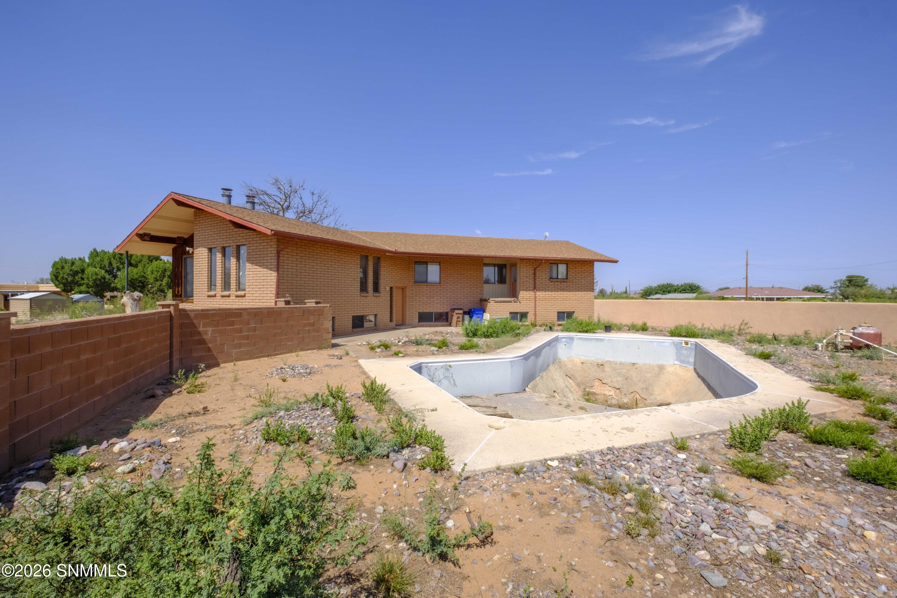 5775 Shadow Hills Road Property Photo 1