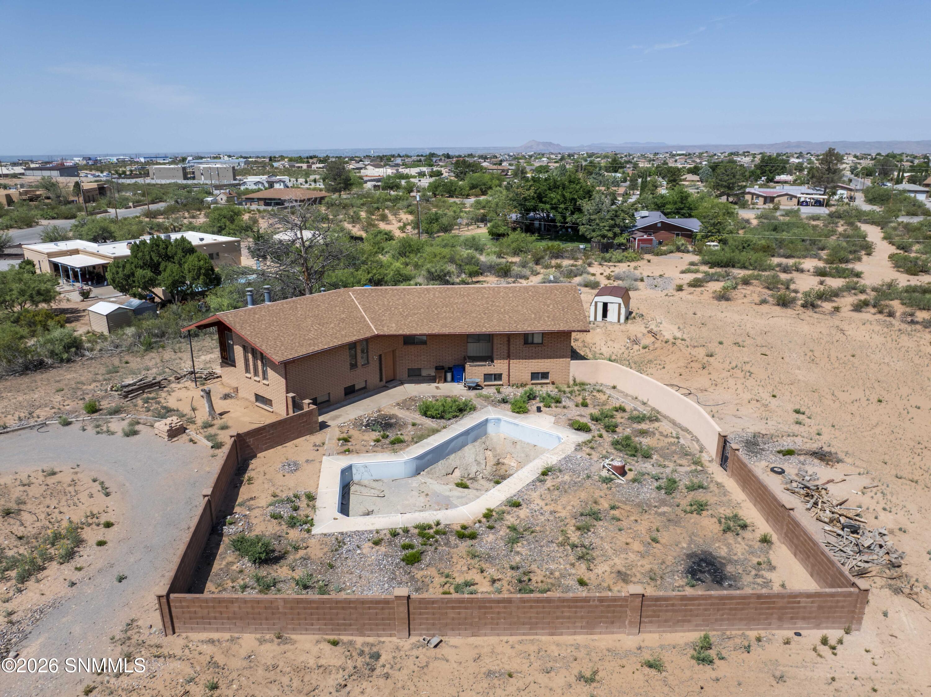 5775 Shadow Hills Road Property Photo 3