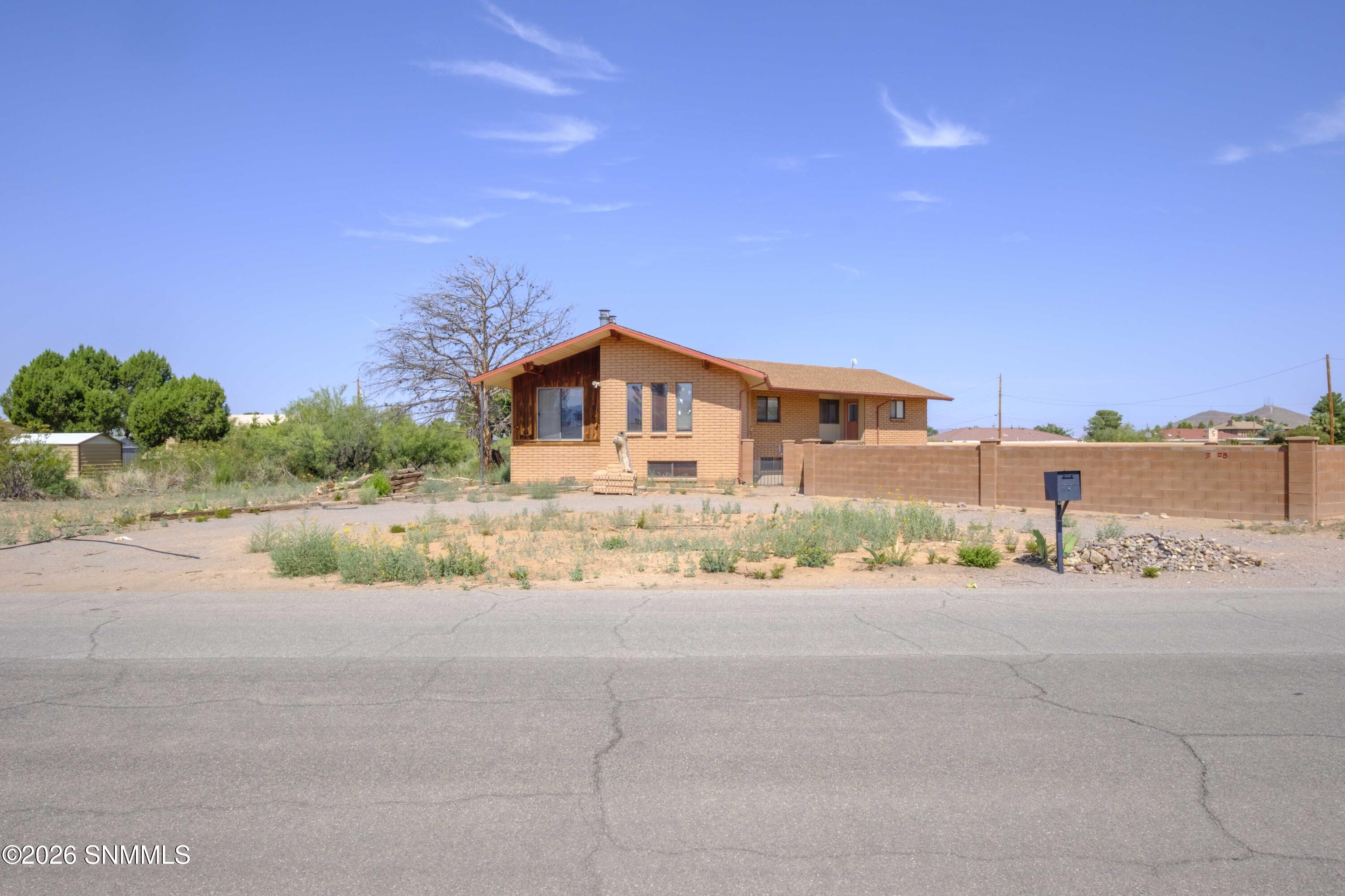 5775 Shadow Hills Road Property Photo 4