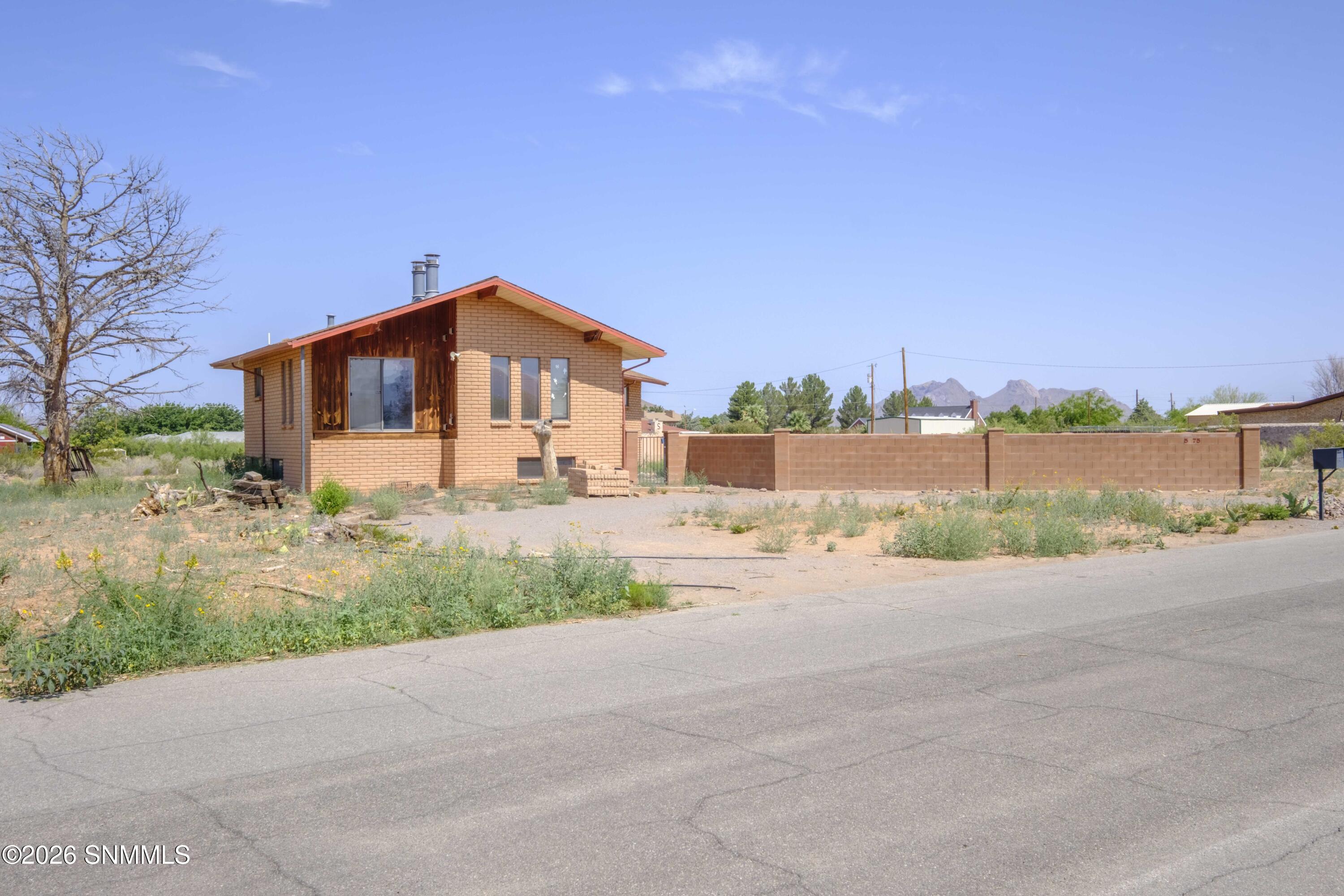 5775 Shadow Hills Road Property Photo 5